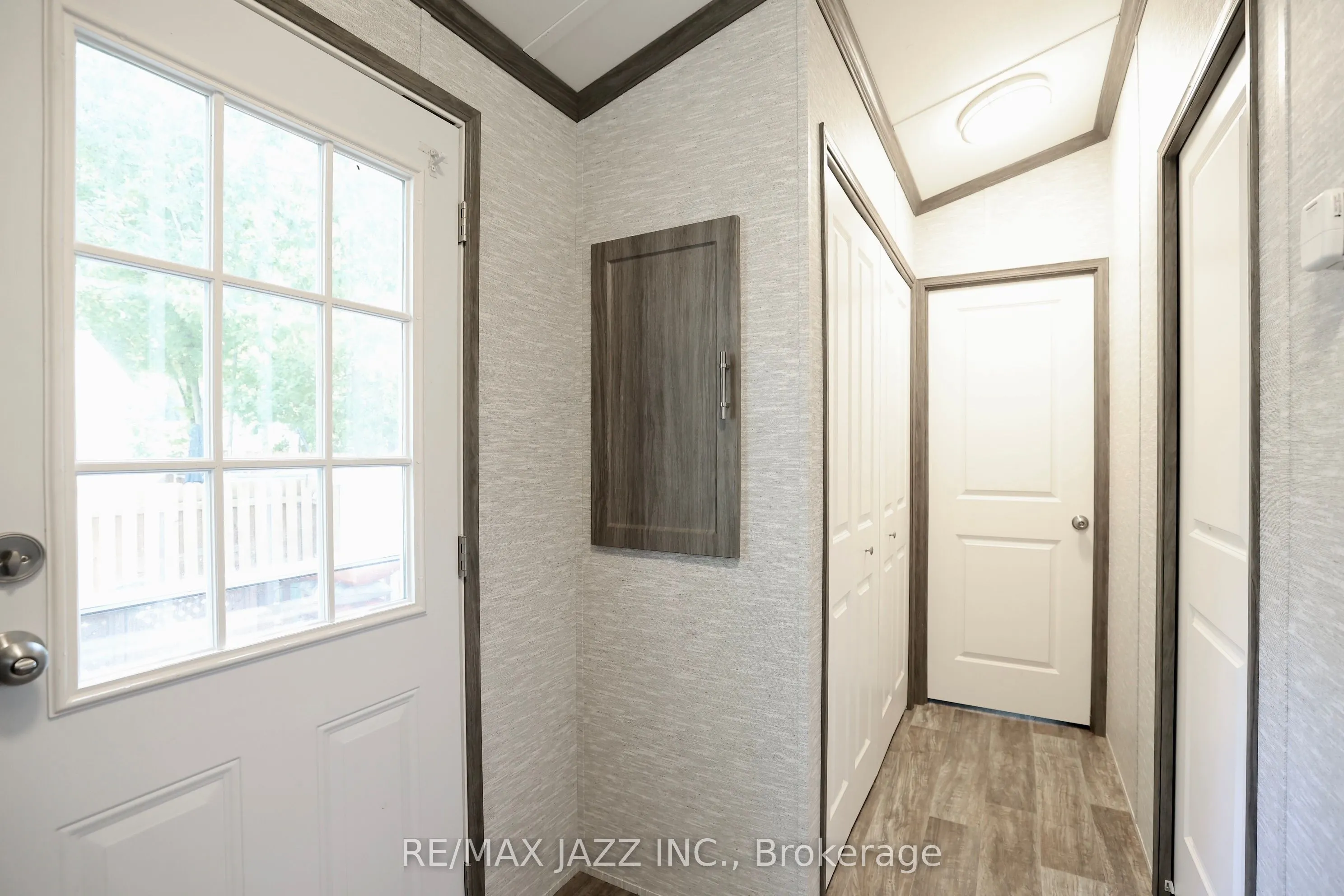 225 Platten Boulevard, #819
