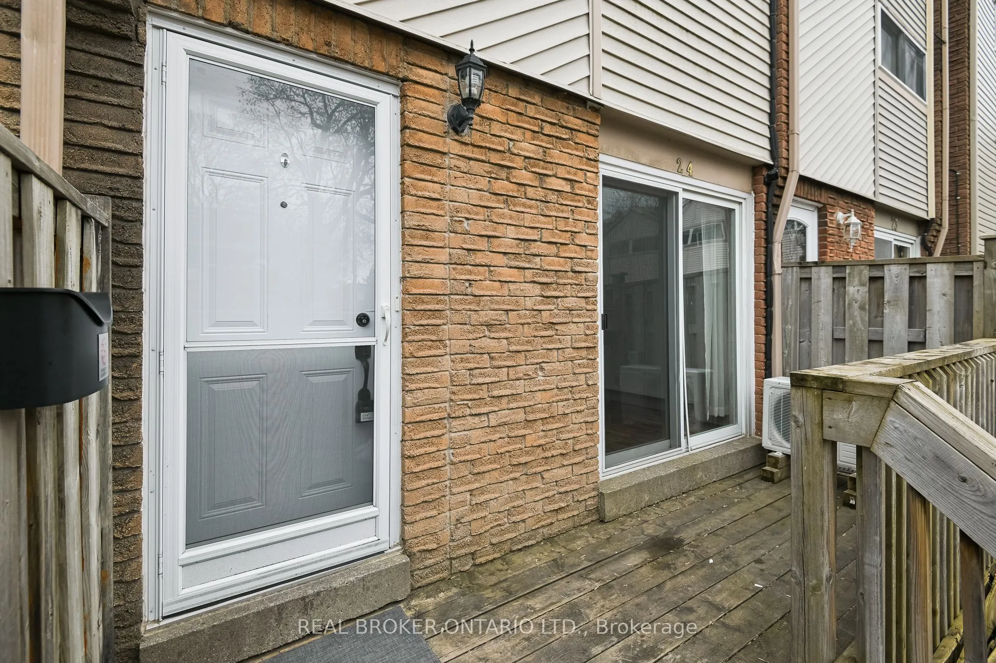 1666 Queen Street E, #Th24