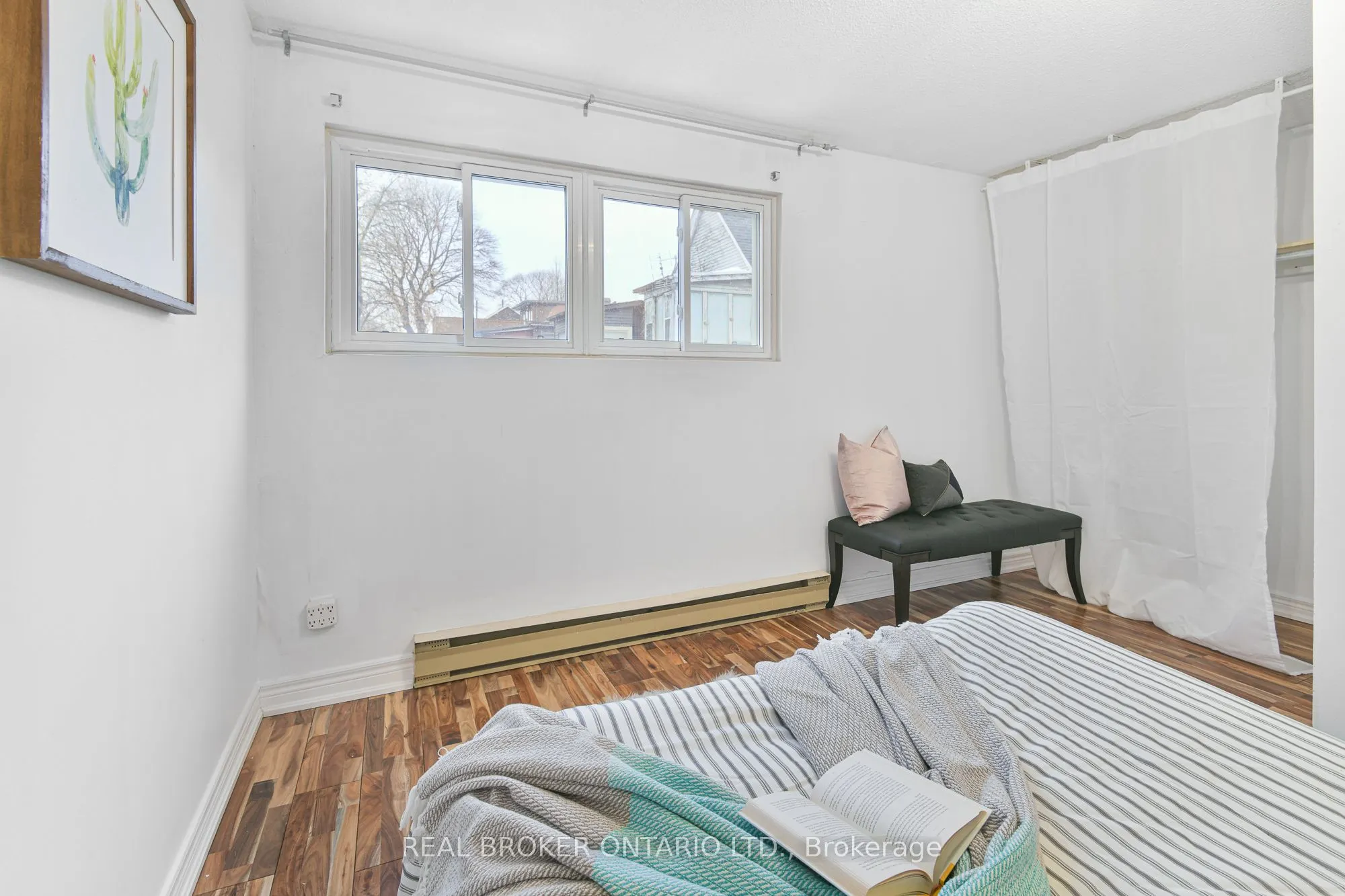 1666 Queen Street E, #Th24
