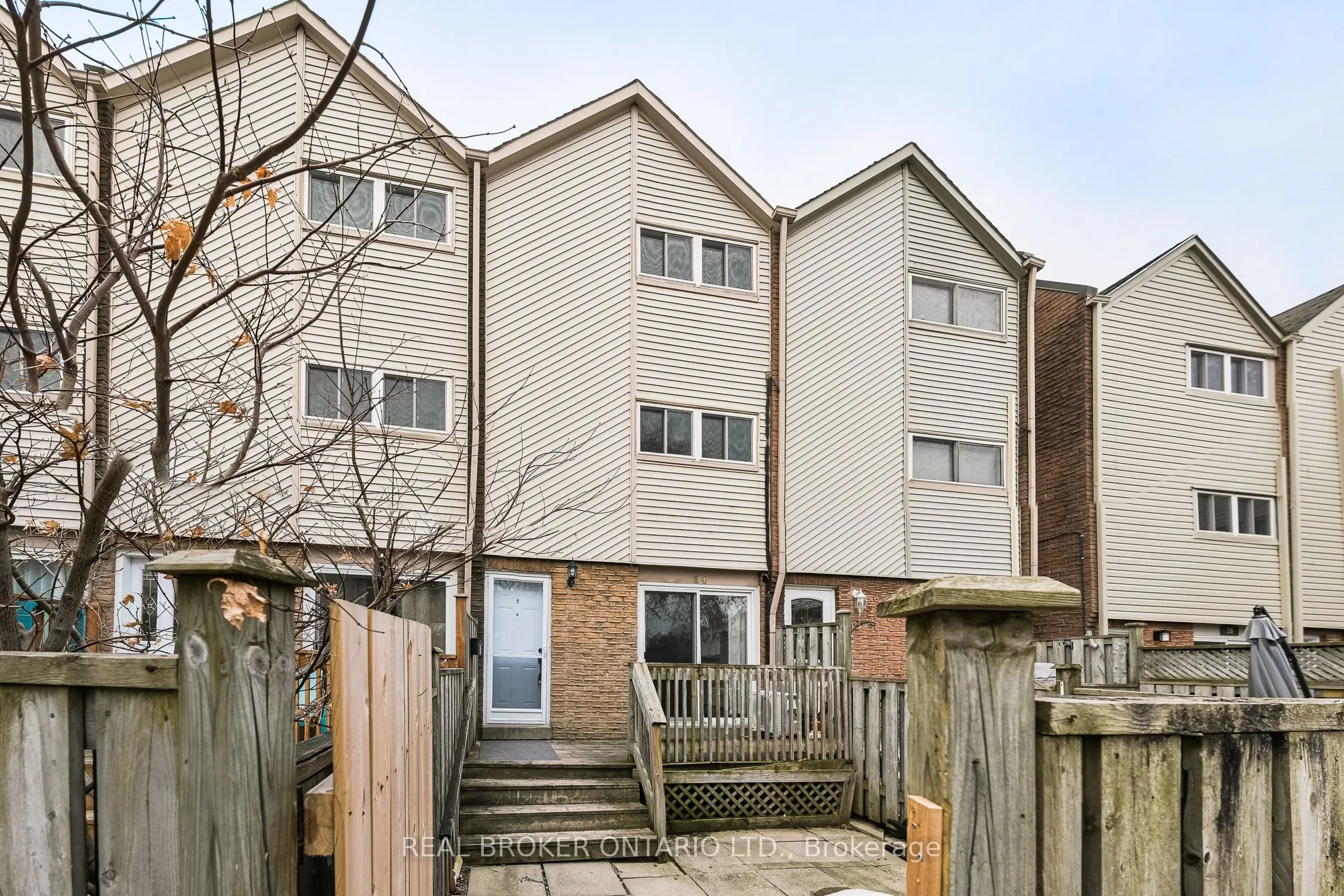 1666 Queen Street E, #Th24