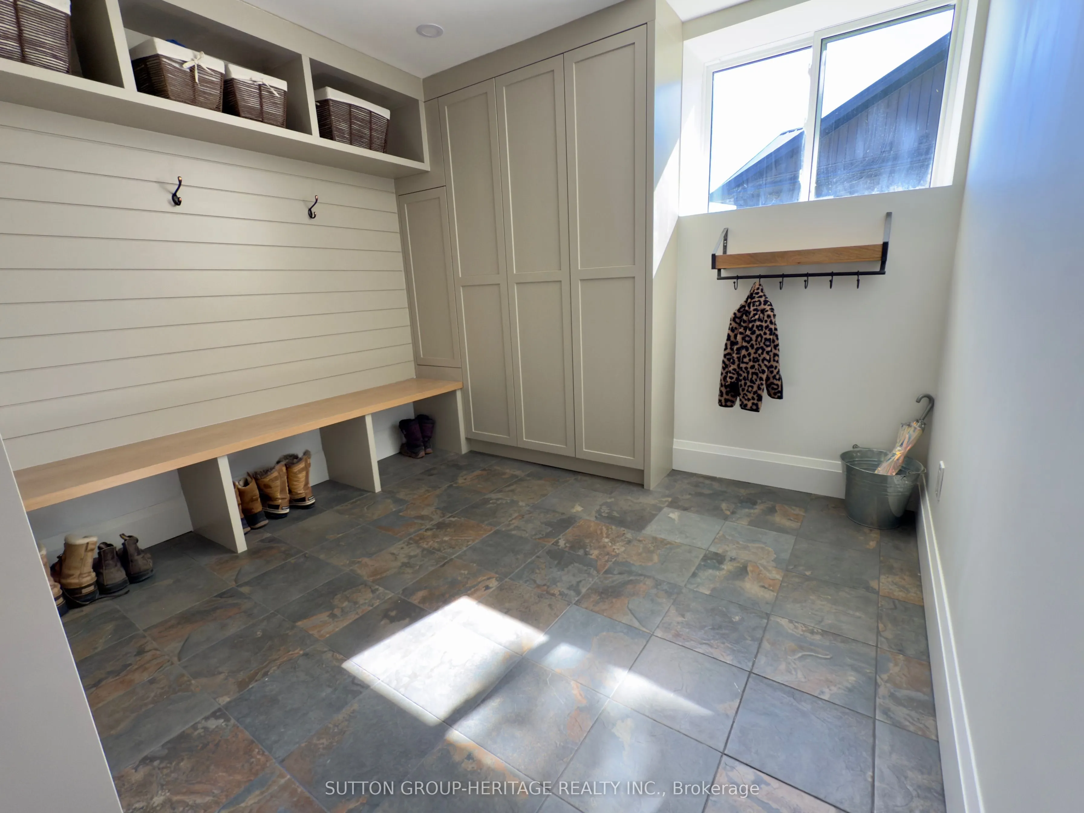 16 Coulcliff Boulevard