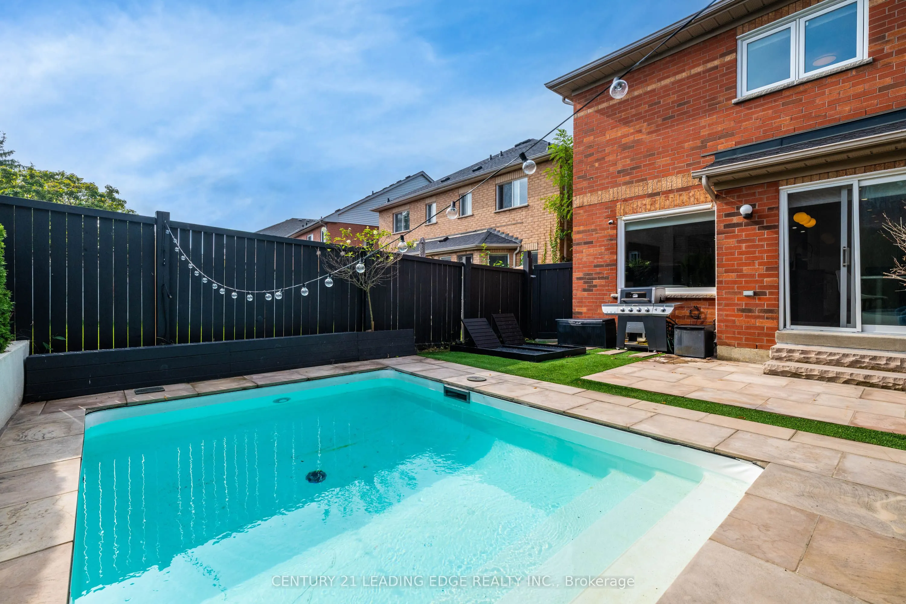 3 Hemans Court