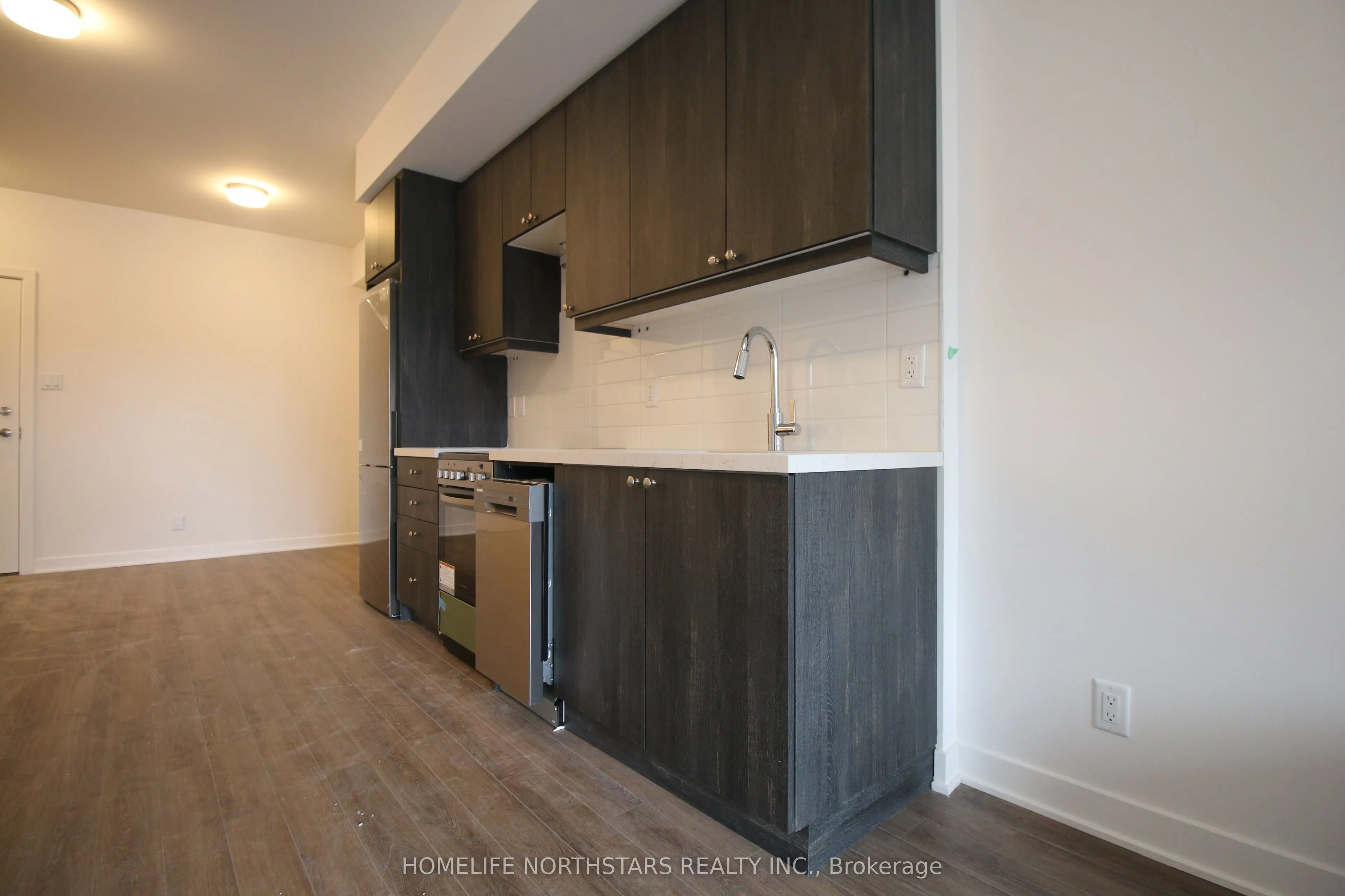 55 Clarington Boulevard, #306