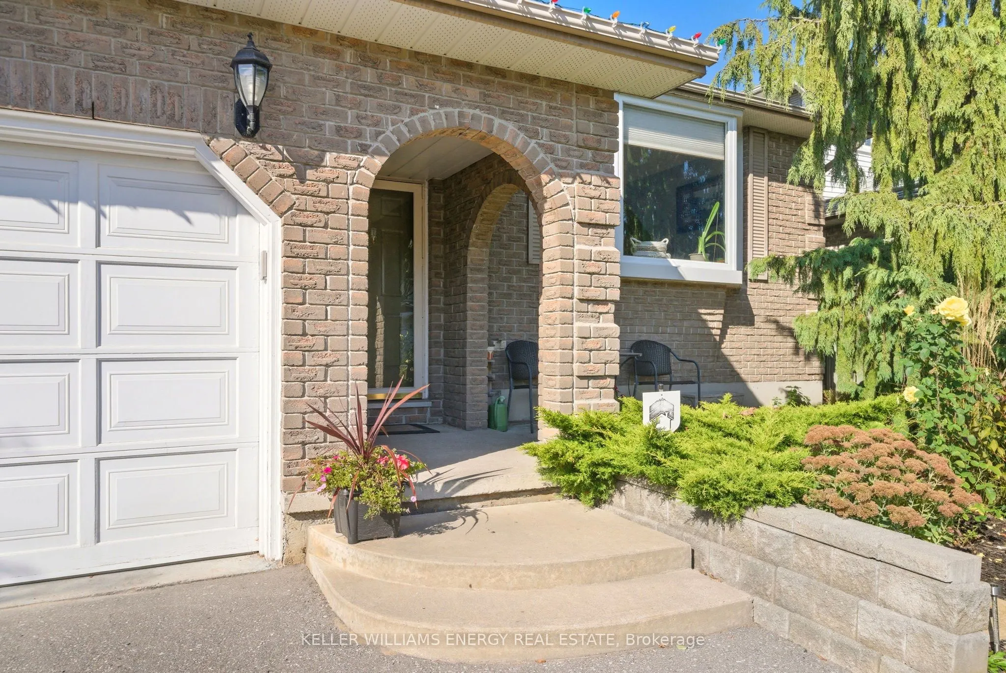 872 Mount Allan Avenue