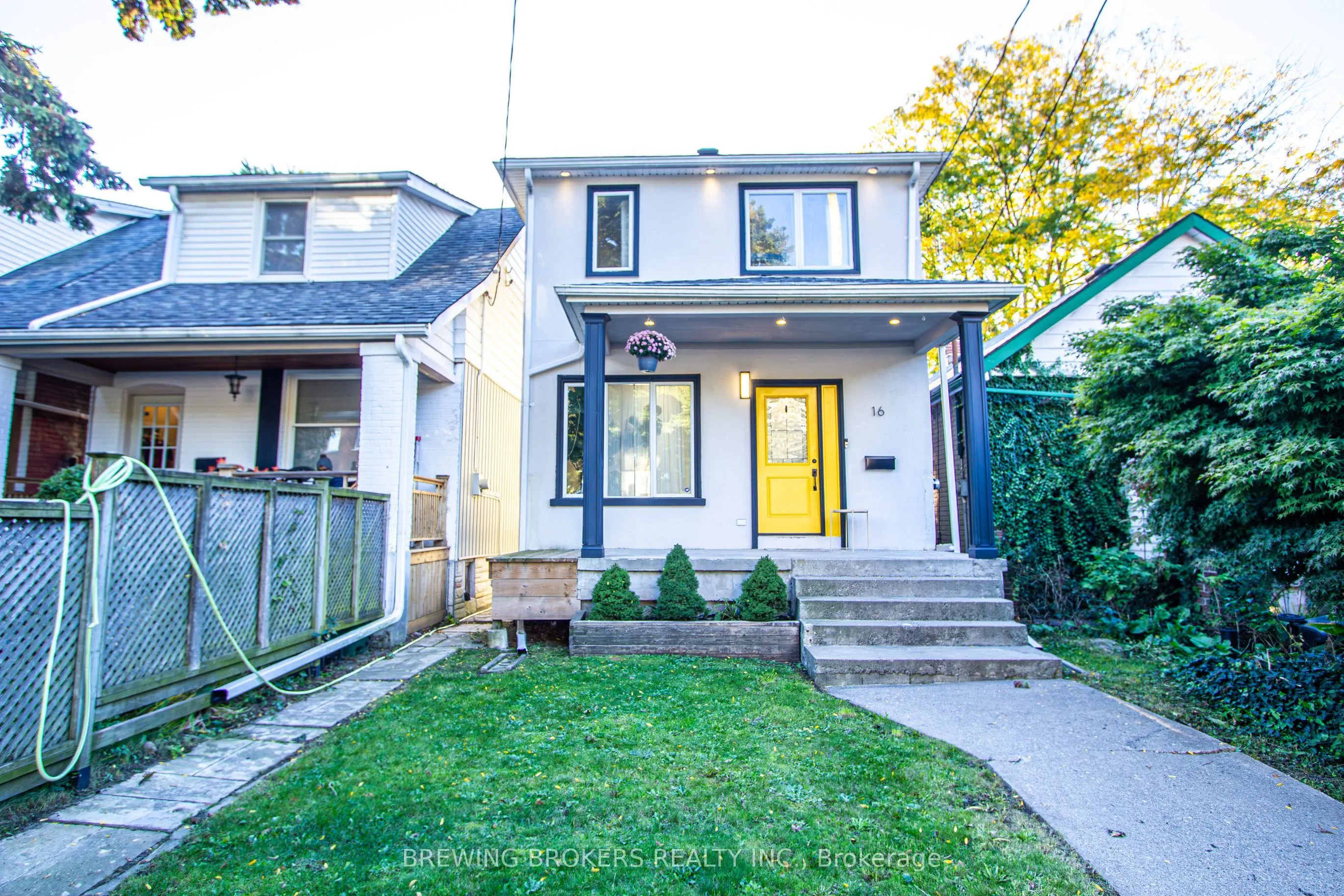 16 Bryant Avenue E