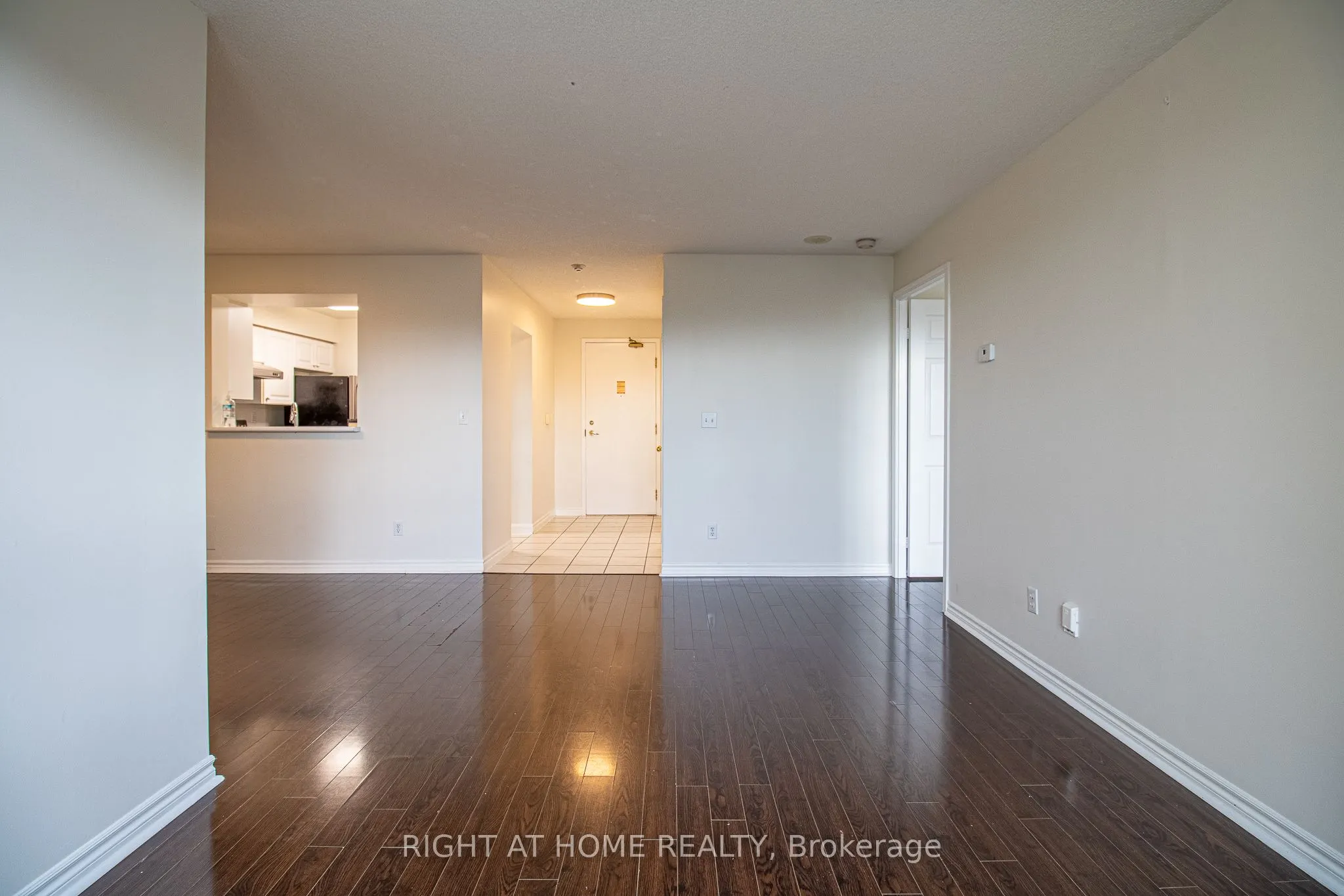 5039 Finch Avenue E, ##309