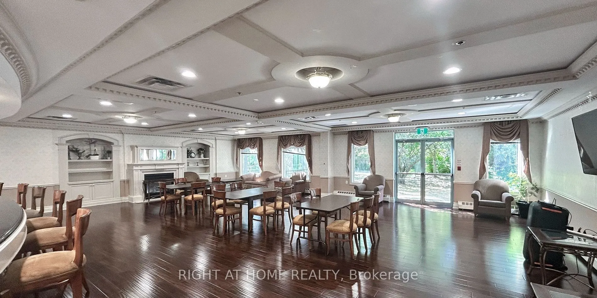 5039 Finch Avenue E, ##309