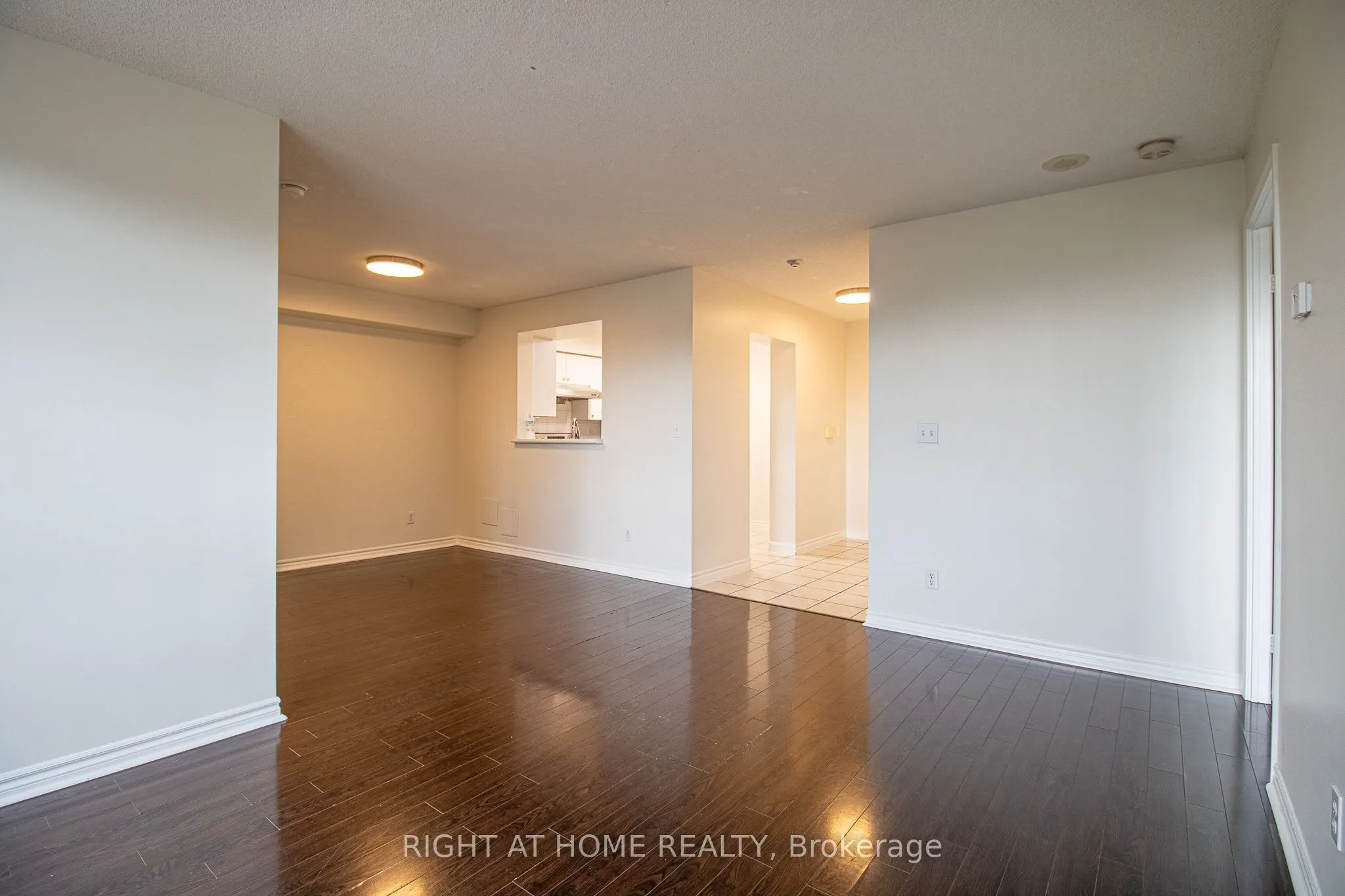 5039 Finch Avenue E, ##309