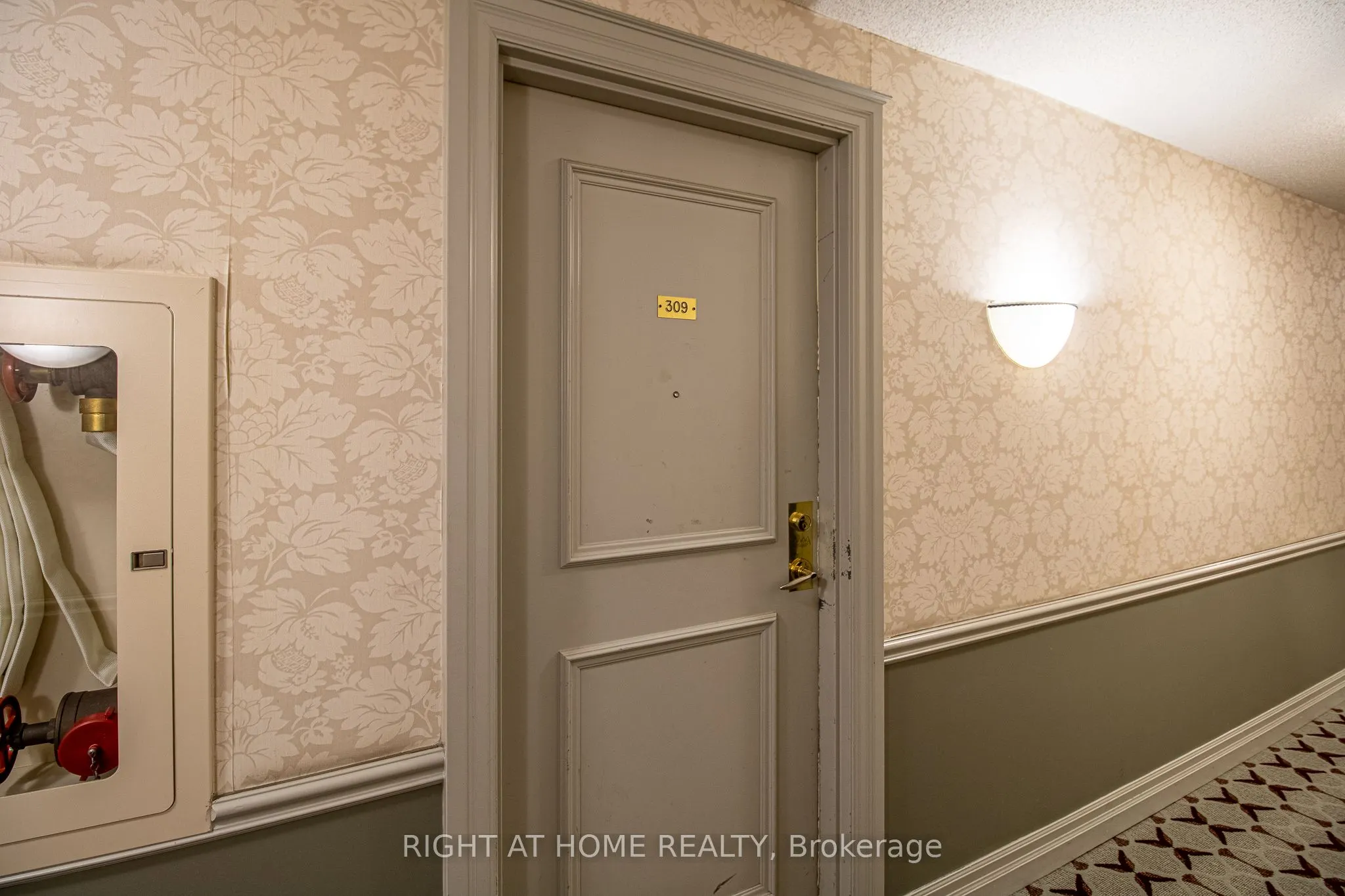 5039 Finch Avenue E, ##309