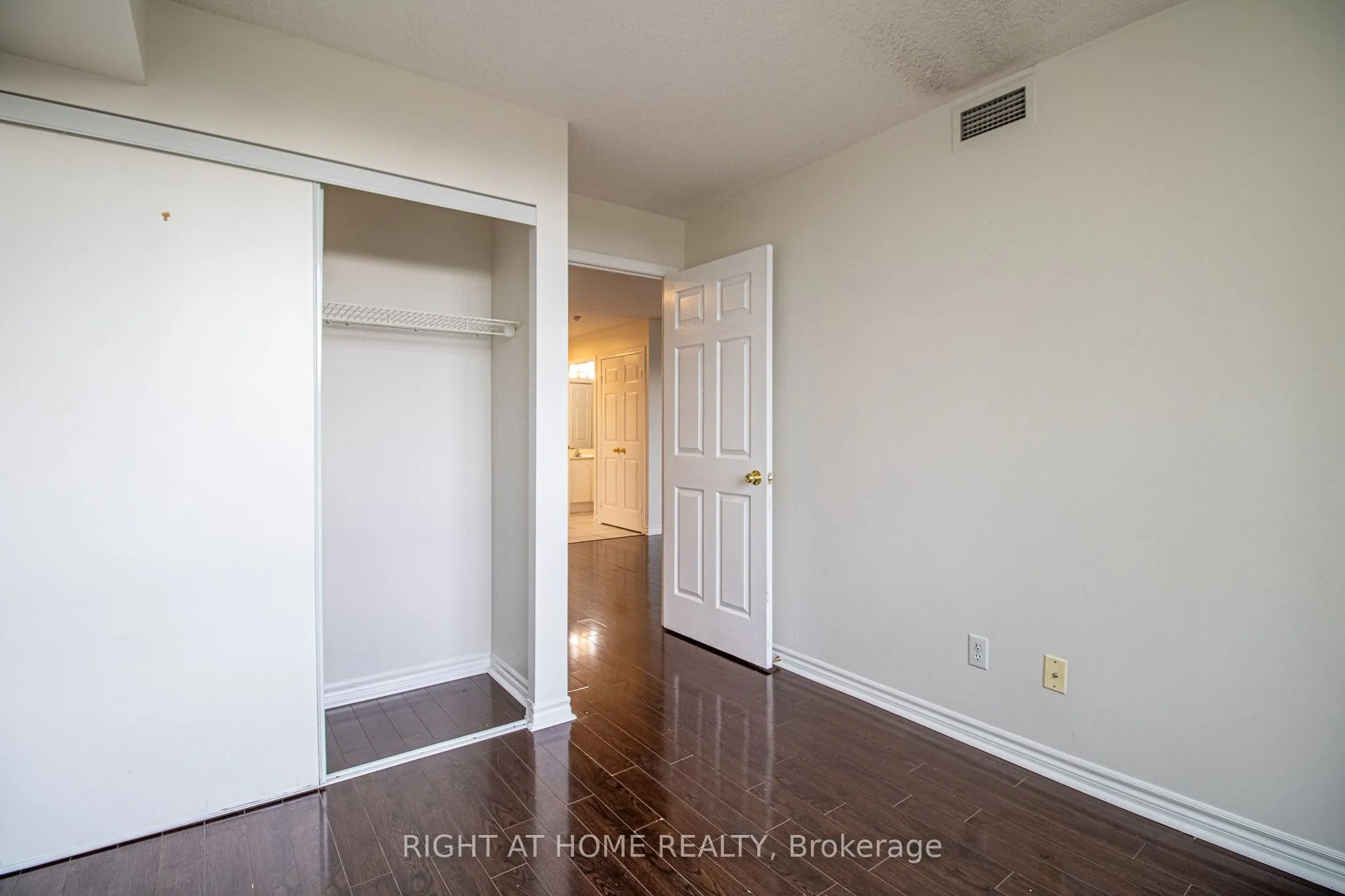 5039 Finch Avenue E, ##309