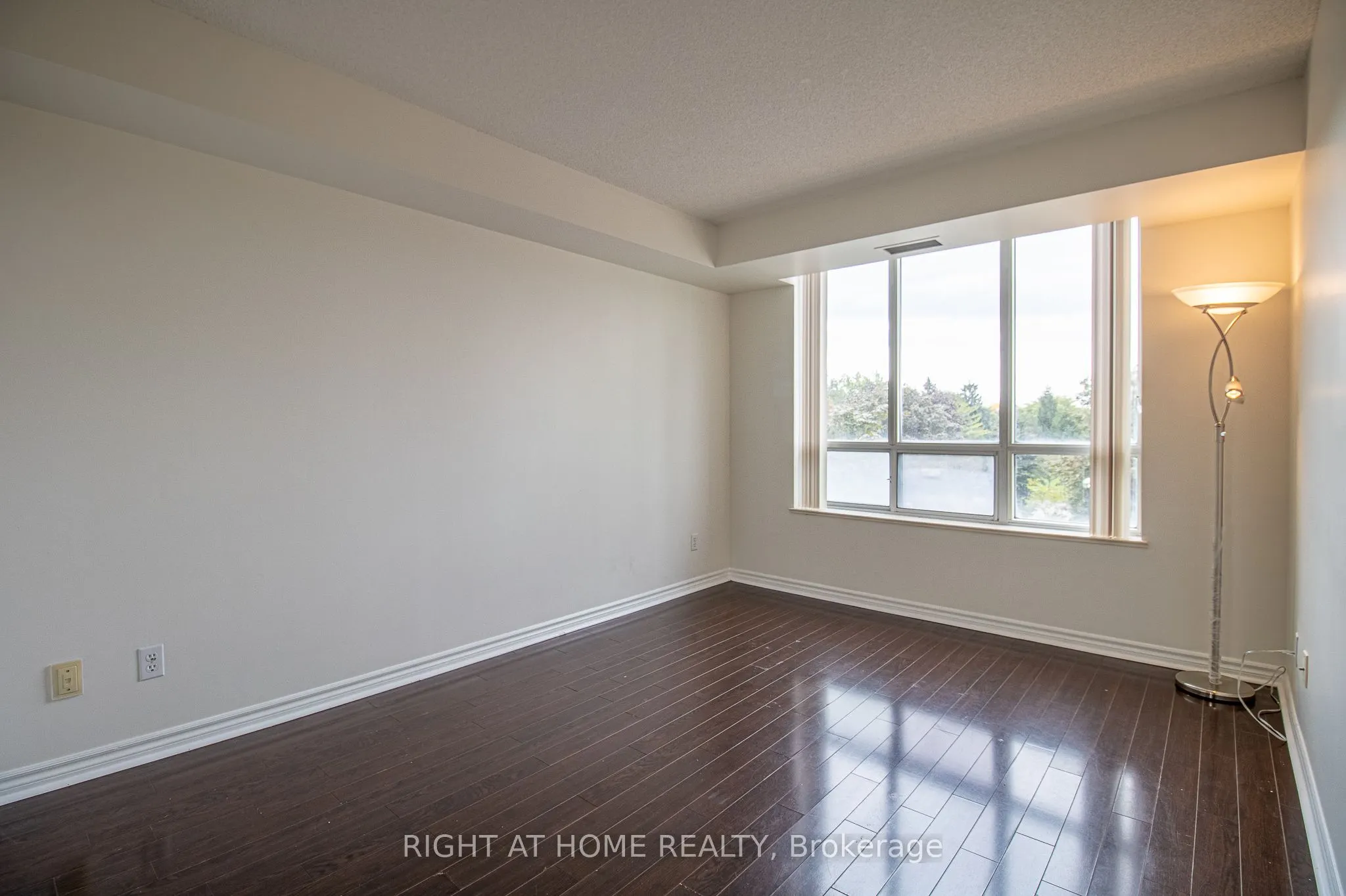 5039 Finch Avenue E, ##309