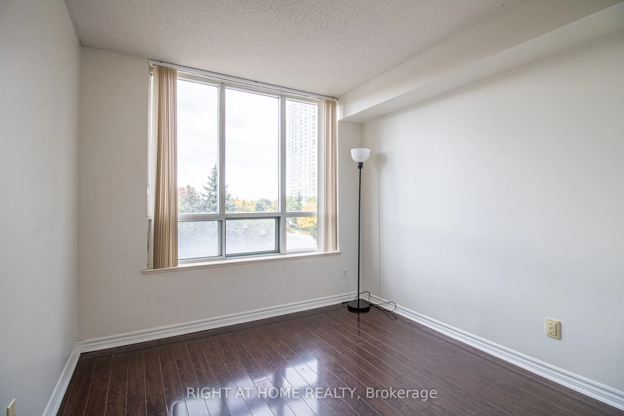5039 Finch Avenue E, ##309
