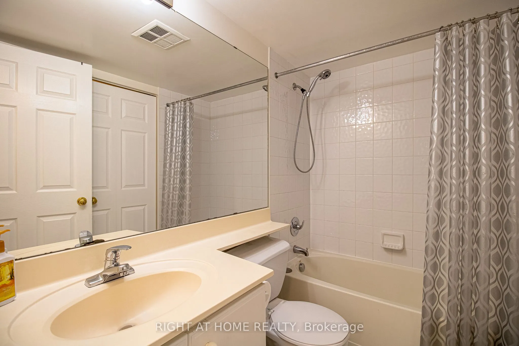 5039 Finch Avenue E, ##309