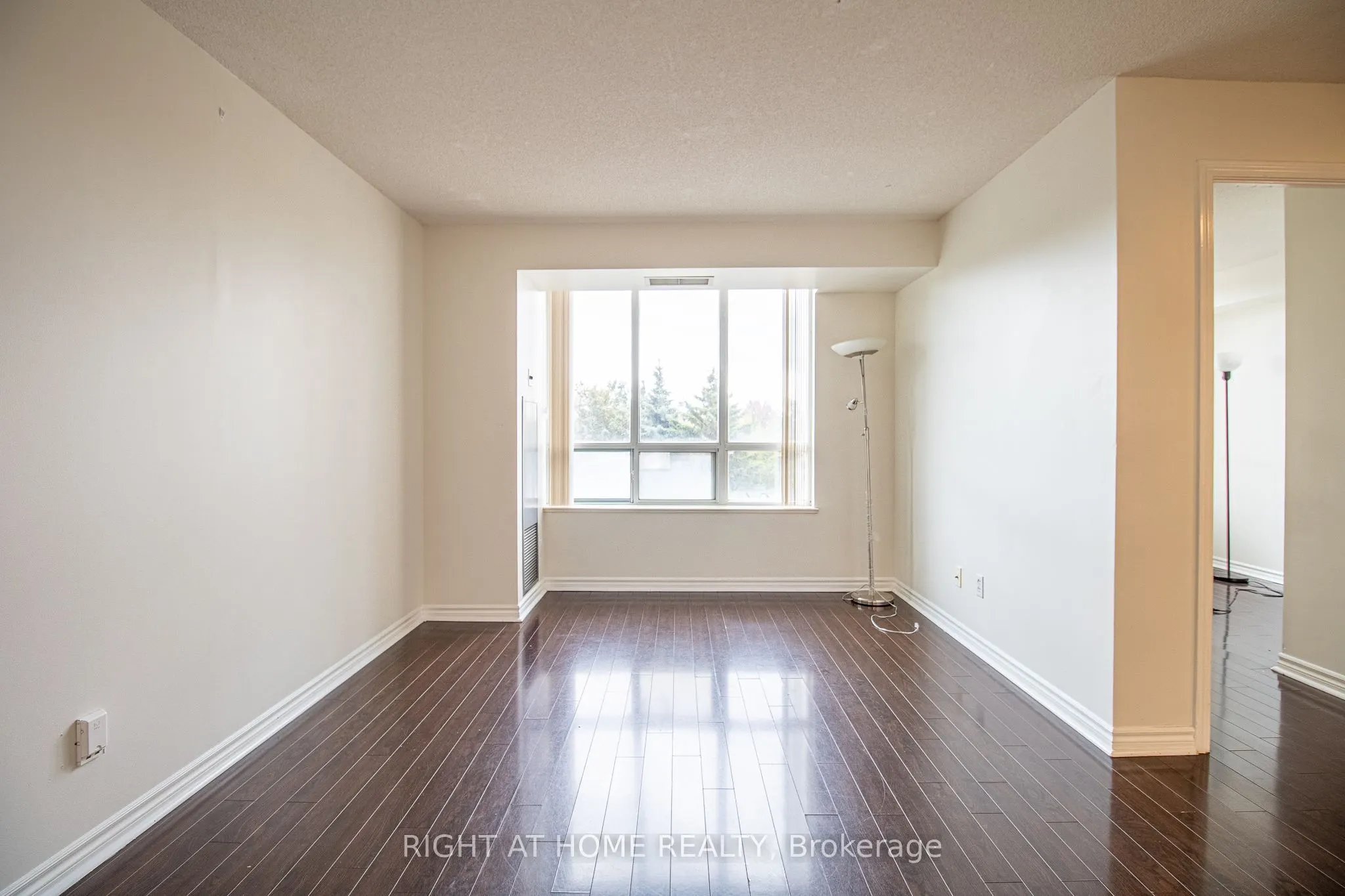 5039 Finch Avenue E, ##309