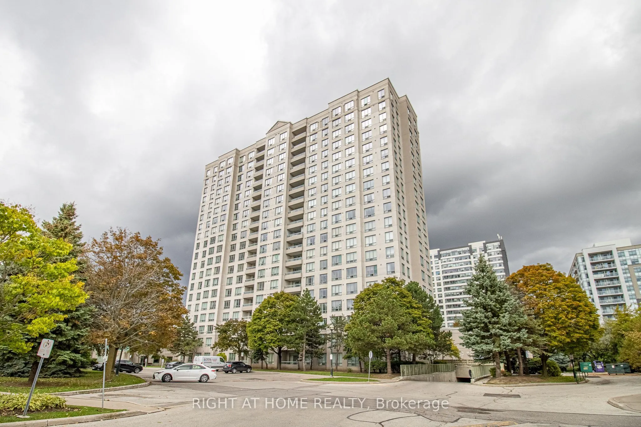 5039 Finch Avenue E, ##309