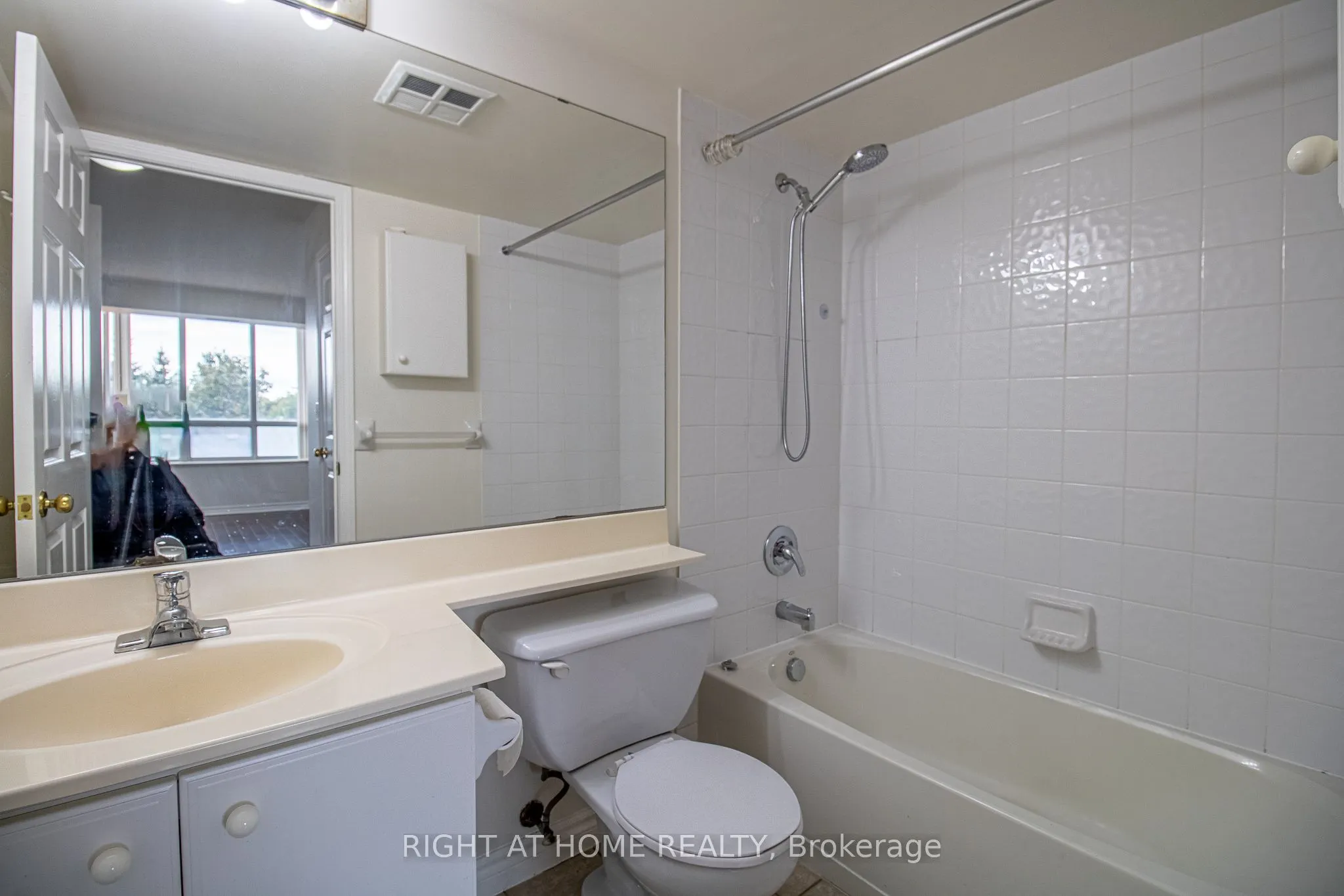 5039 Finch Avenue E, ##309
