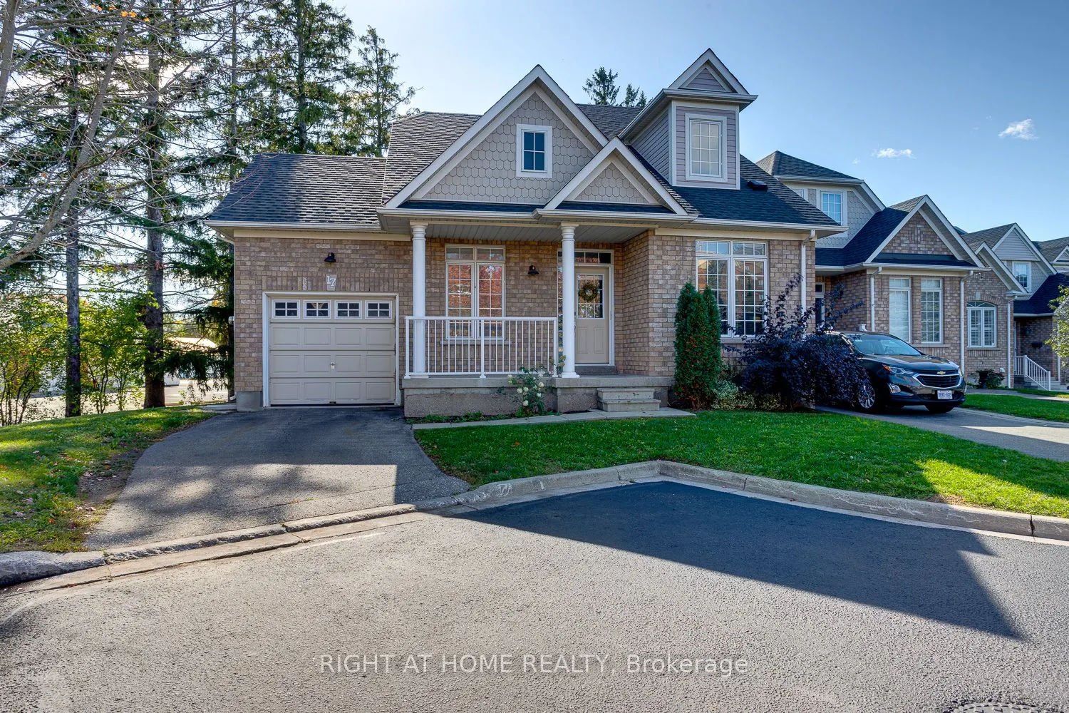 19 Niagara Drive, #17