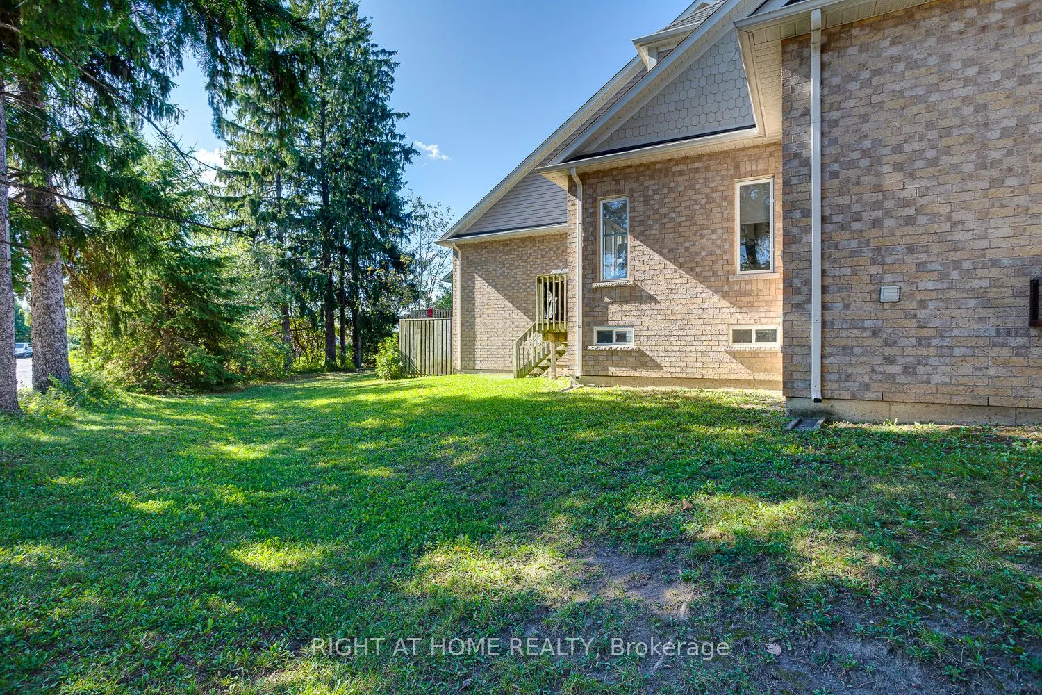19 Niagara Drive, #17
