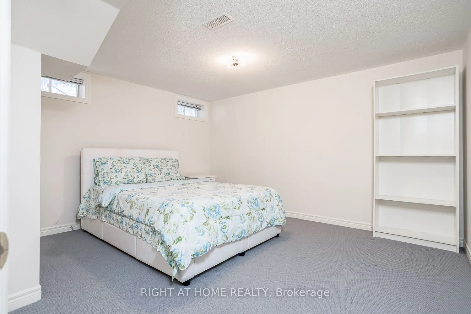 19 Niagara Drive, #17