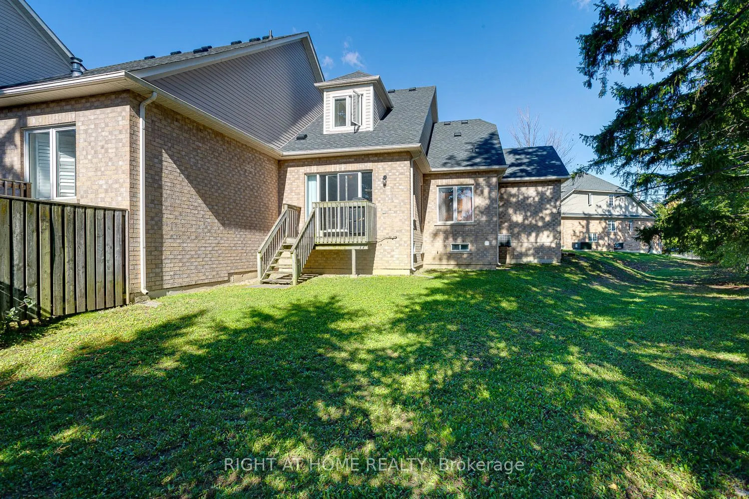 19 Niagara Drive, #17