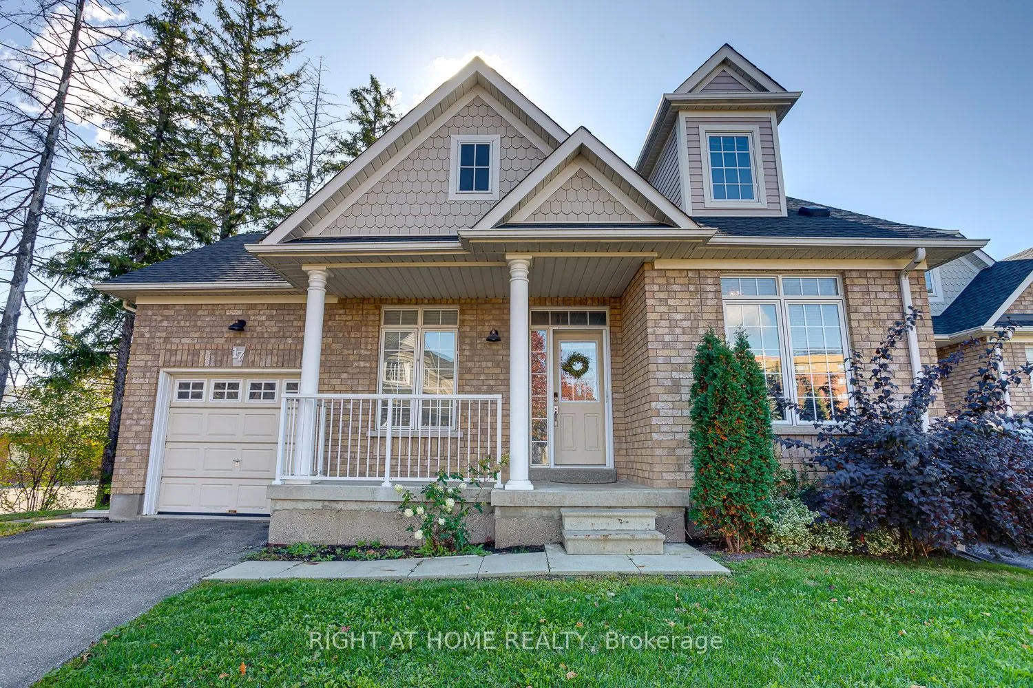 19 Niagara Drive, #17