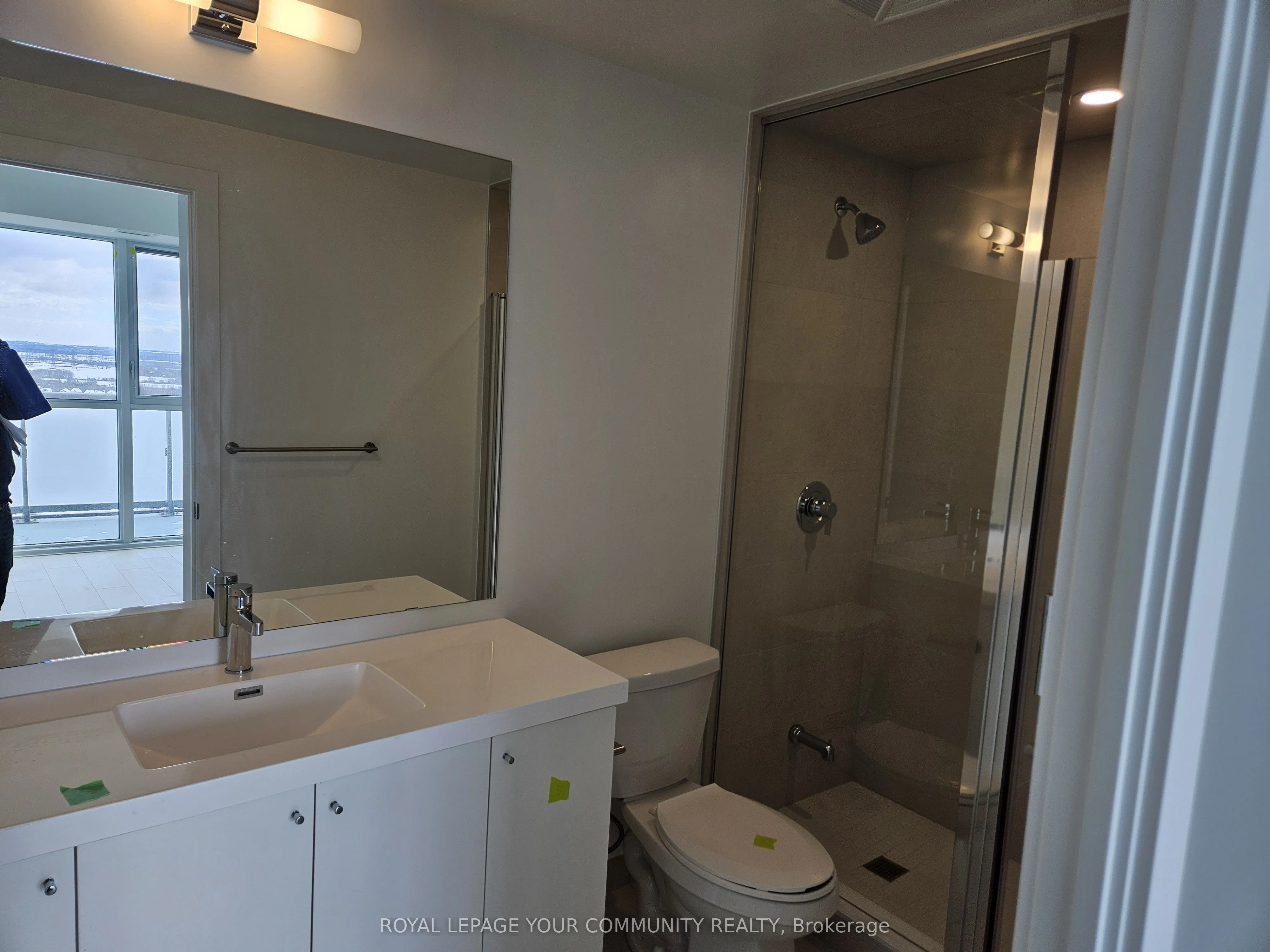 2545 Simcoe Street N, #2210
