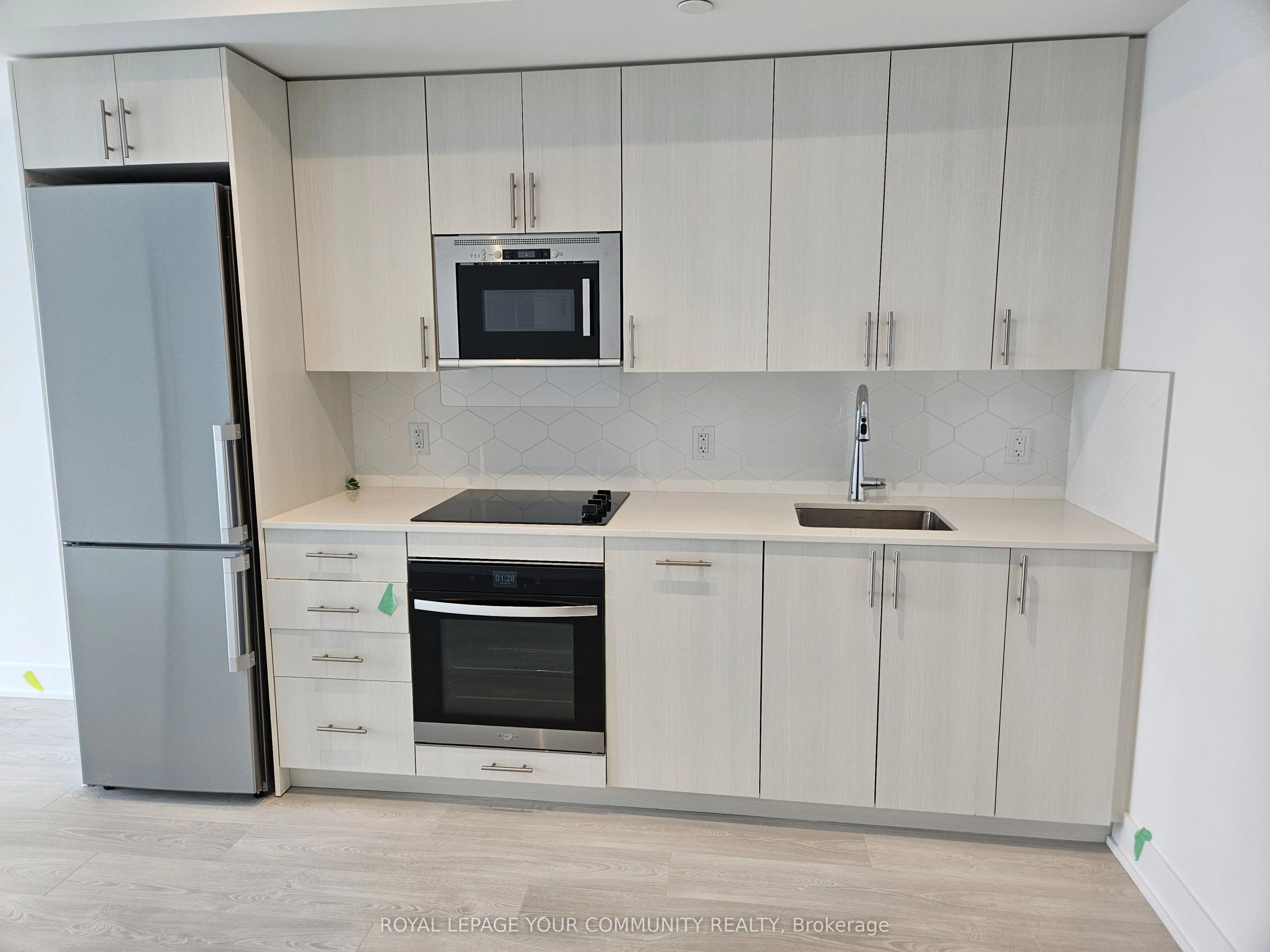 2545 Simcoe Street N, #2210