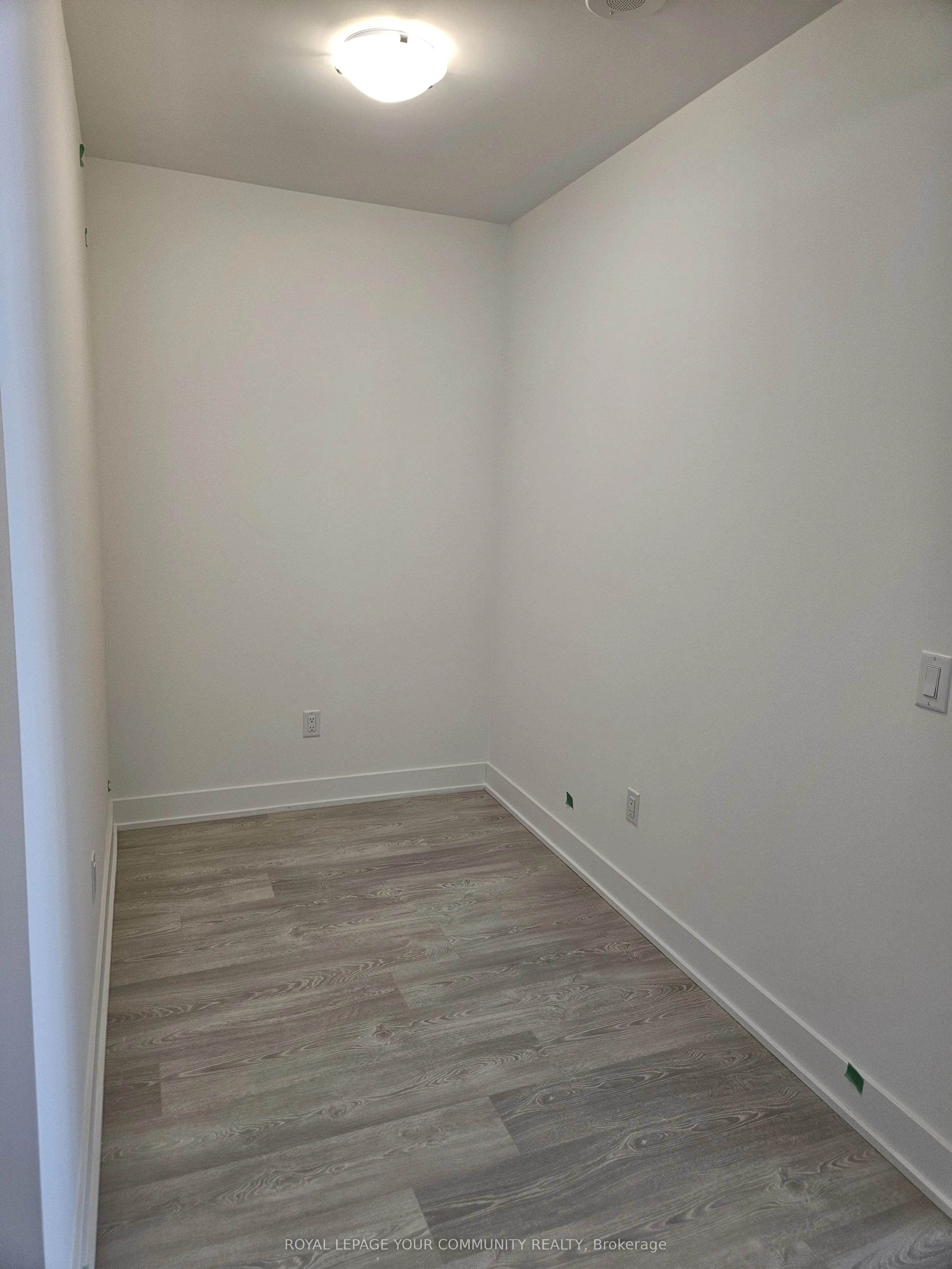 2545 Simcoe Street N, #2210