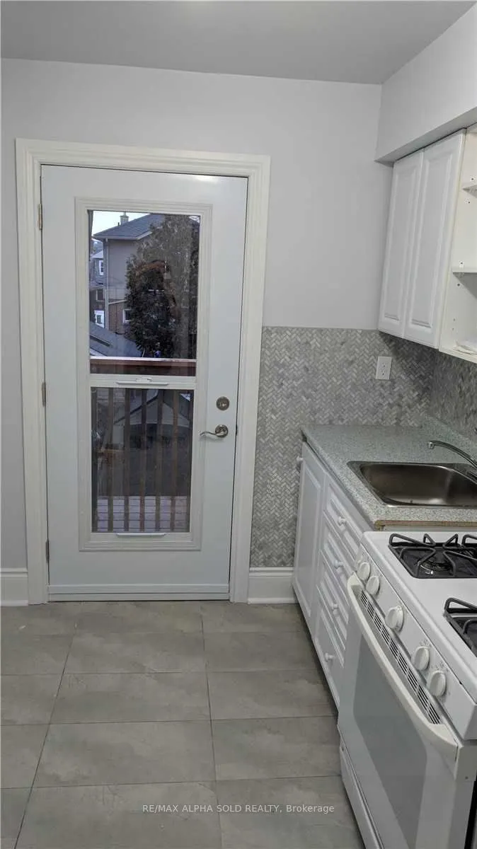 77 Newmarket Avenue, #Upper