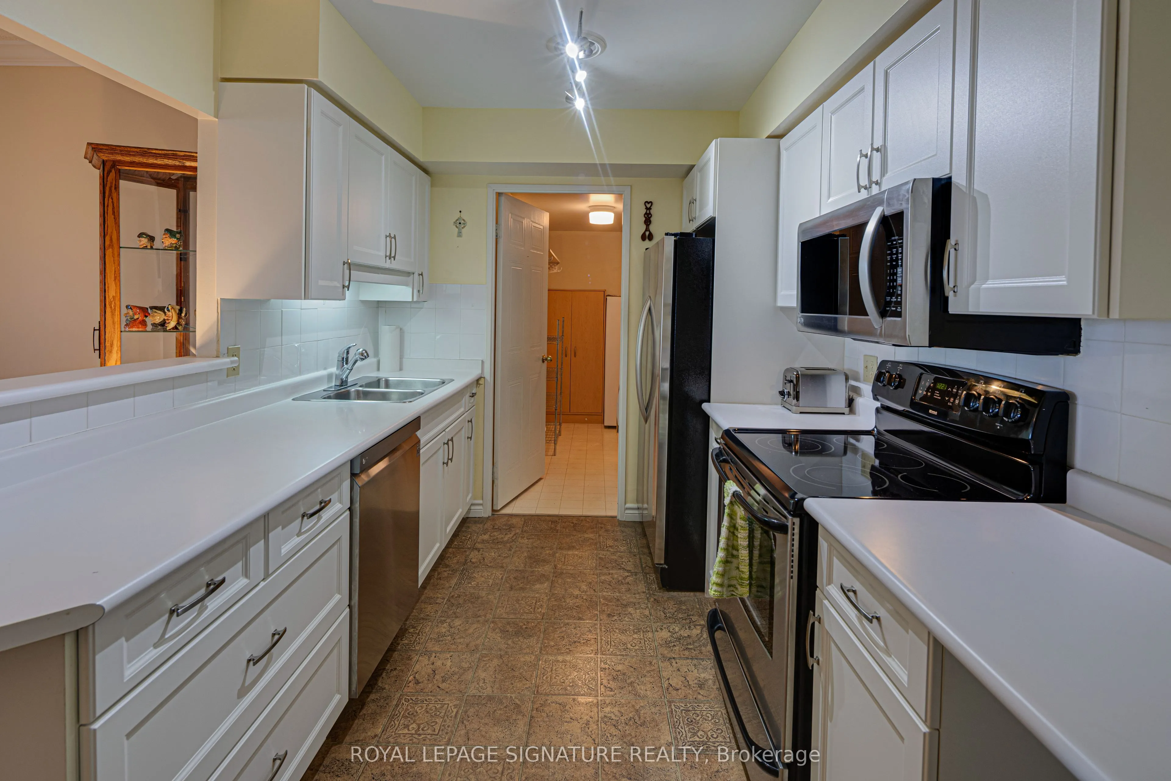 1880 Valley Farm Road, #1419
