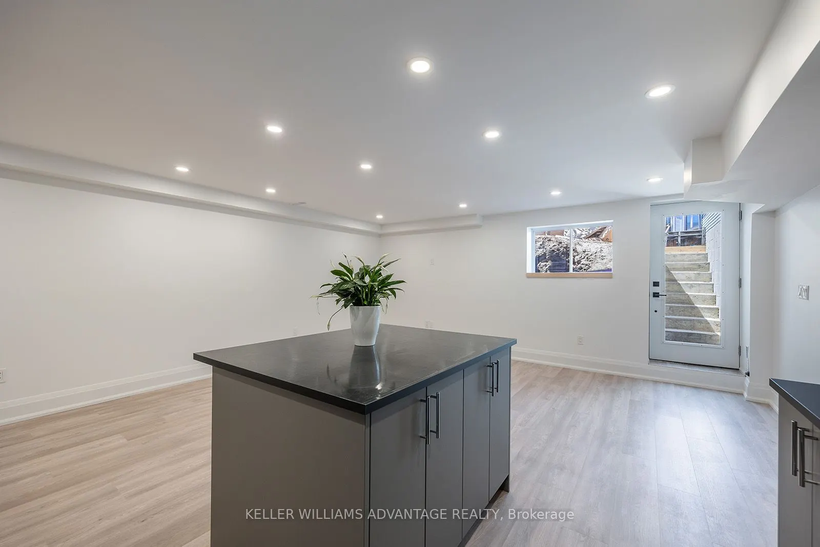 40 Sarah Ashbridge Avenue, #Lower
