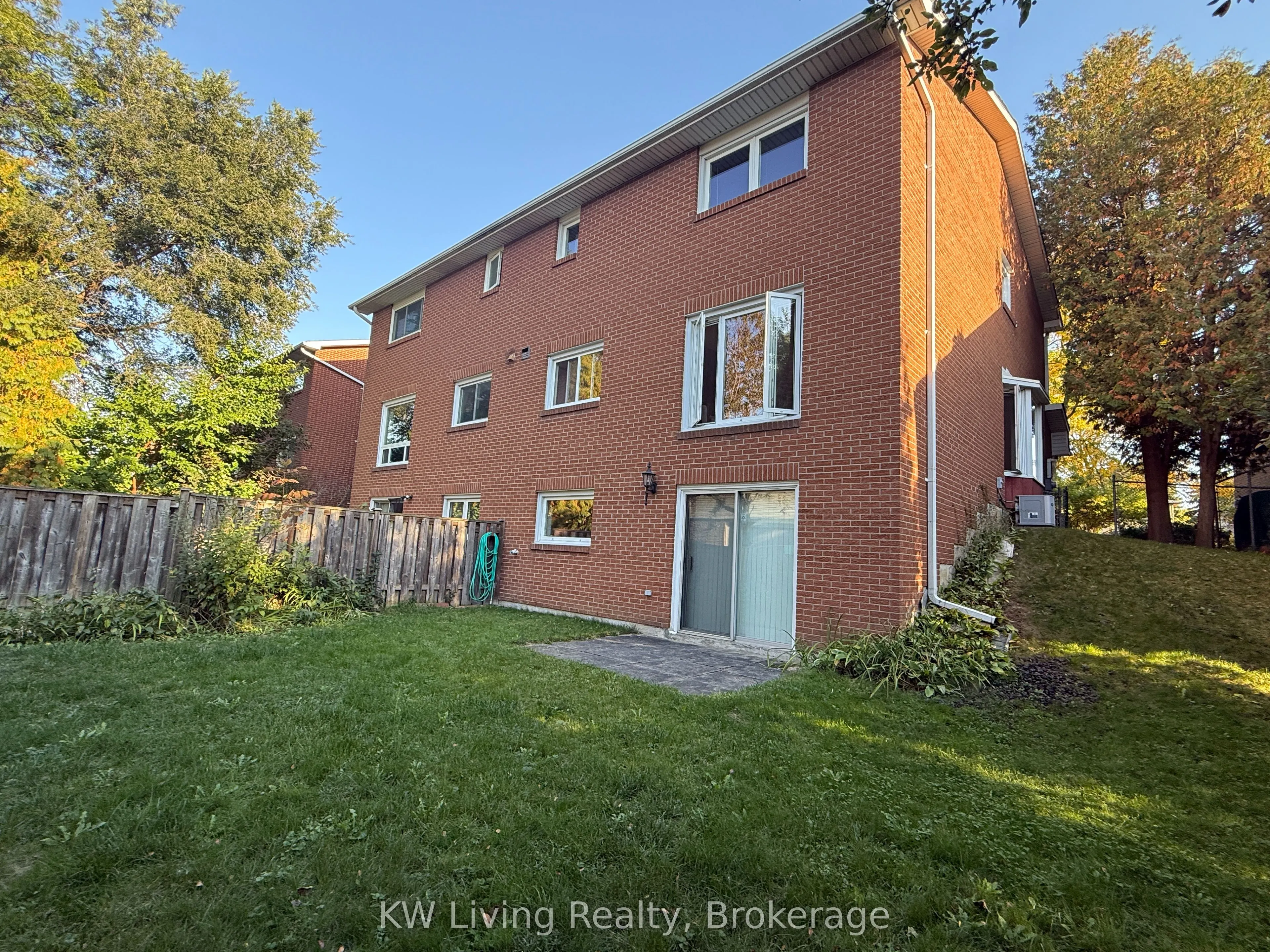 142 Alexmuir Boulevard