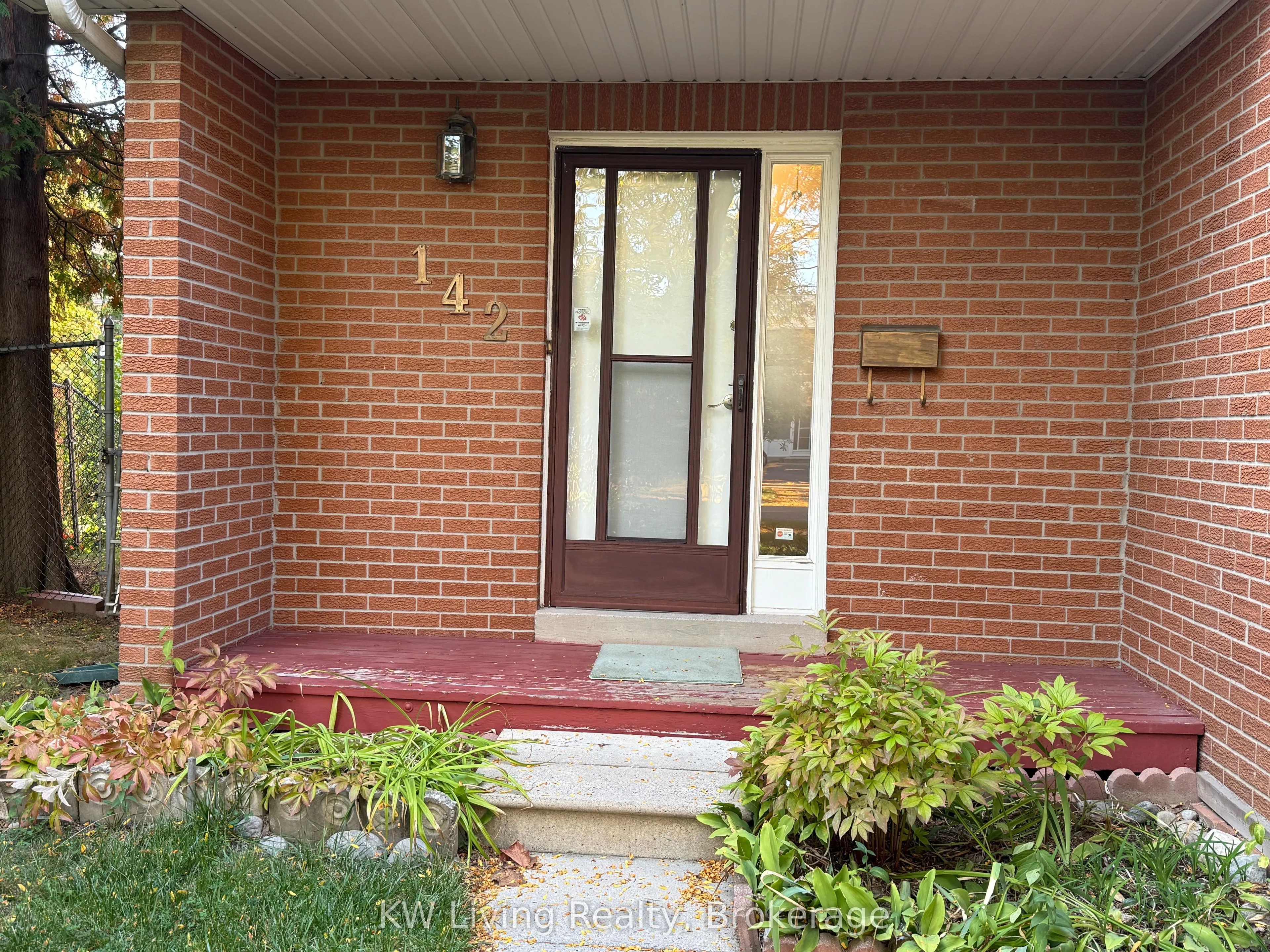142 Alexmuir Boulevard