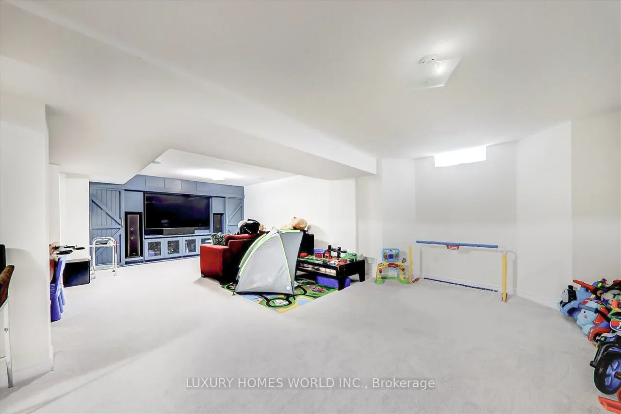 16 Capstan Court