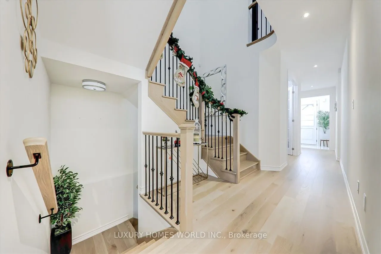 16 Capstan Court