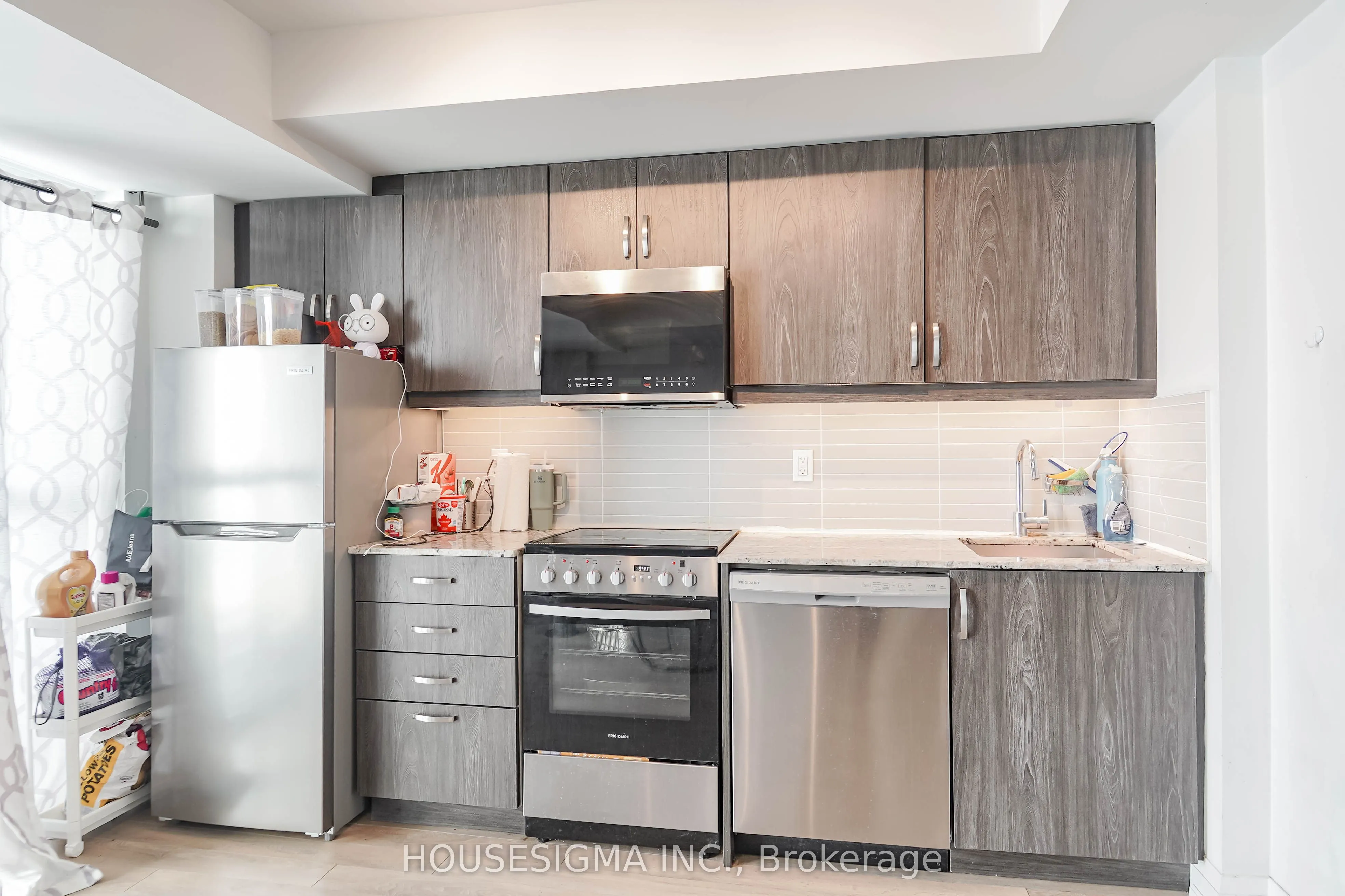 20 Meadowglen Place, #226