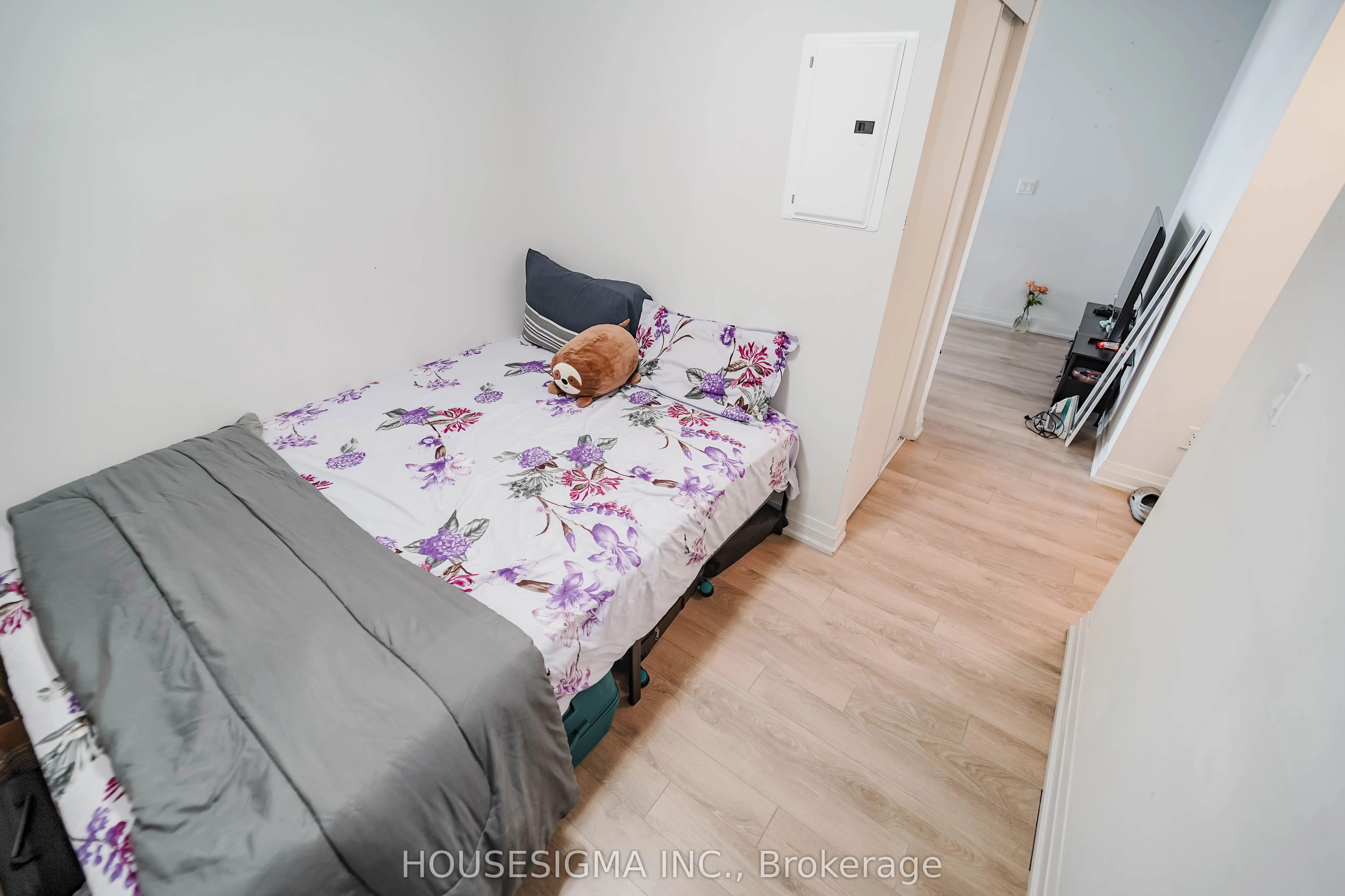 20 Meadowglen Place, #226