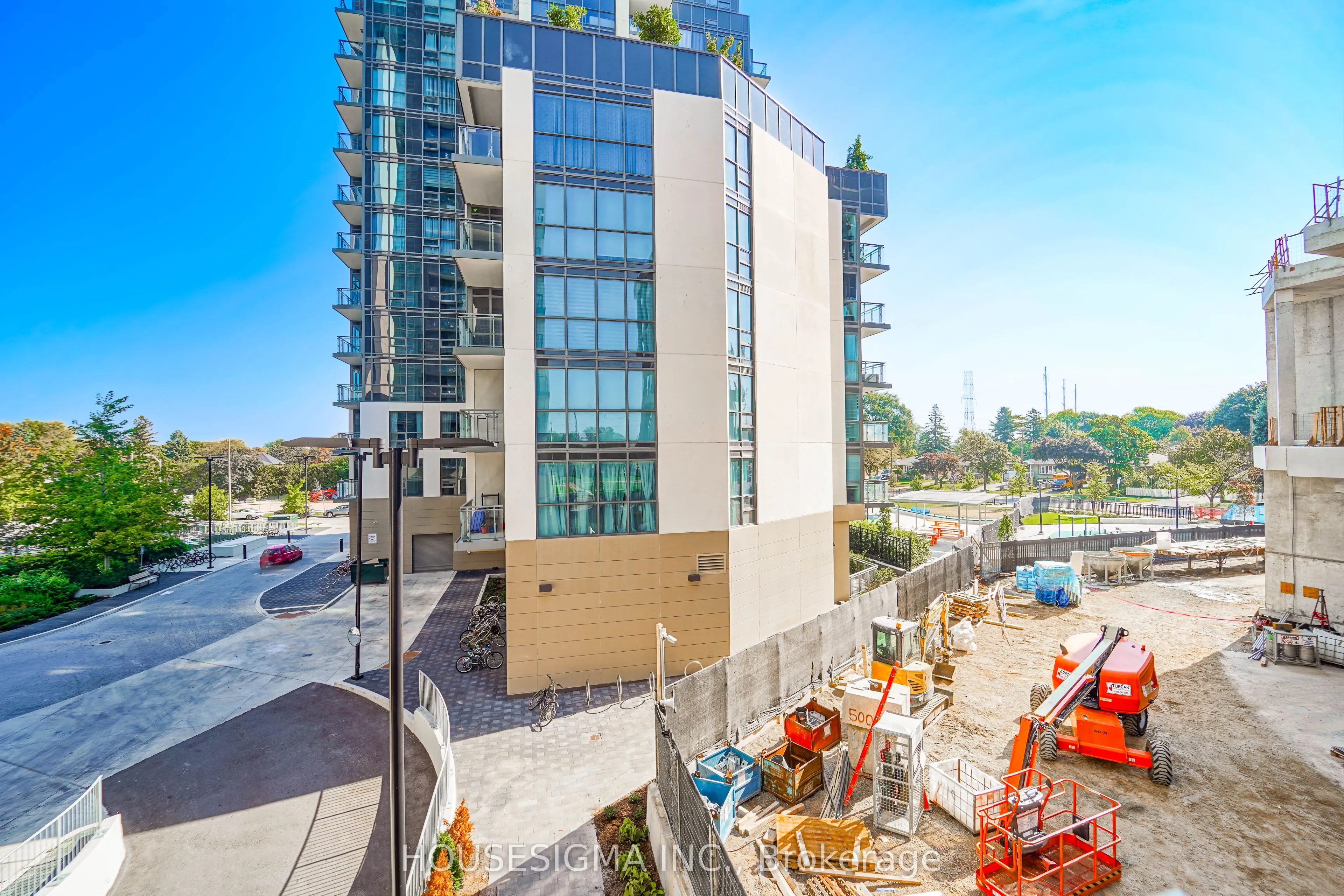 20 Meadowglen Place, #226