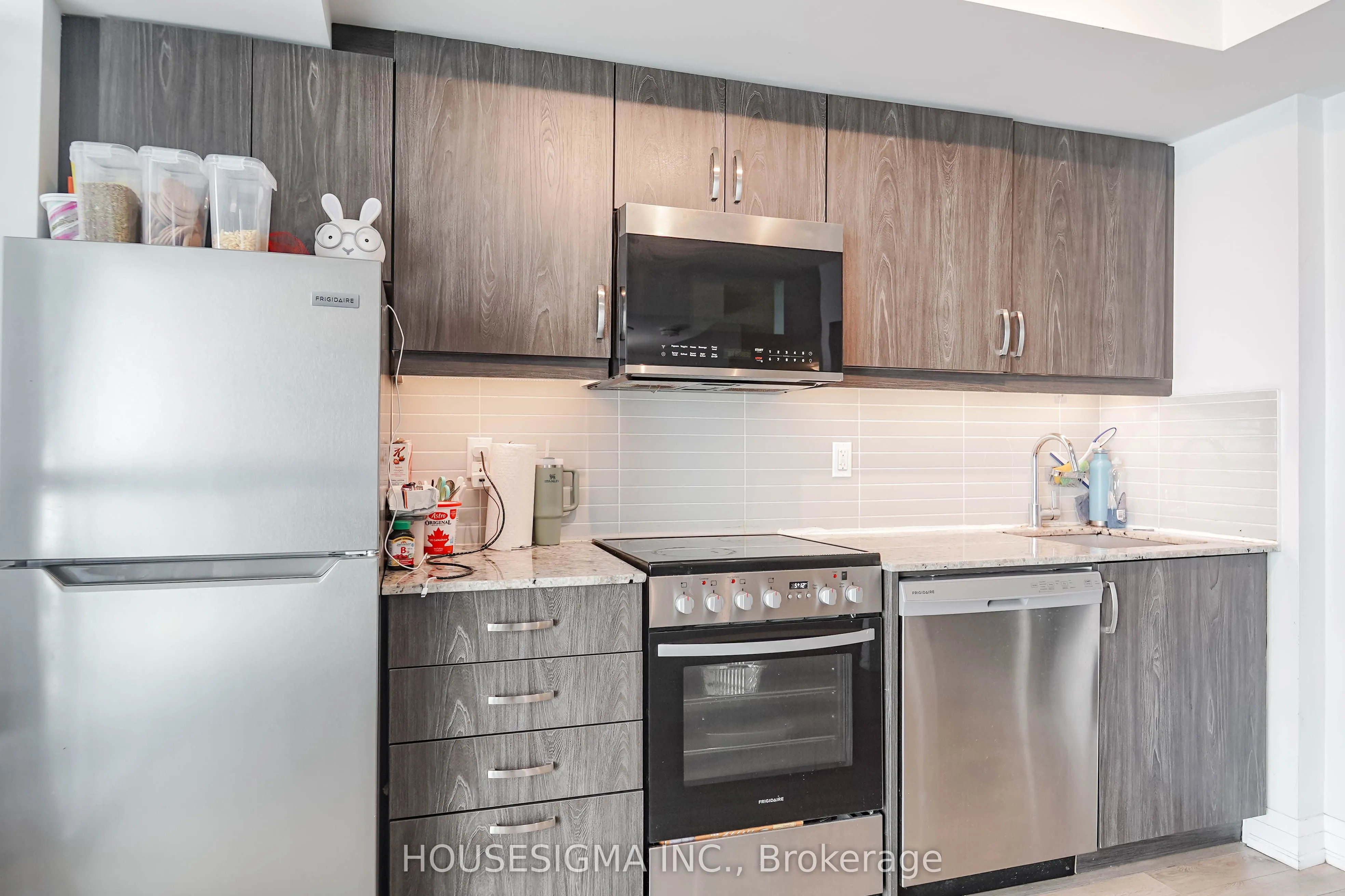 20 Meadowglen Place, #226