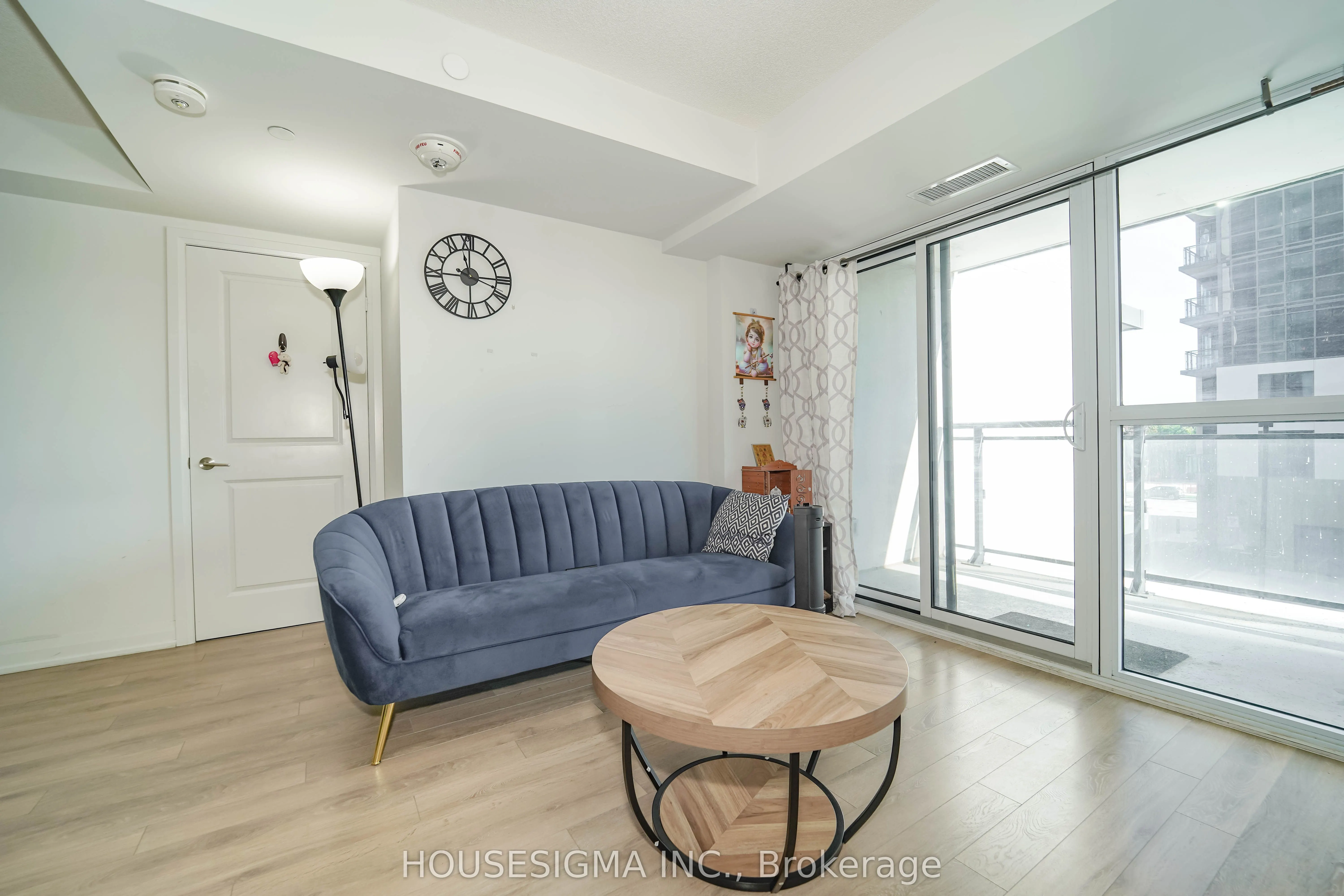 20 Meadowglen Place, #226