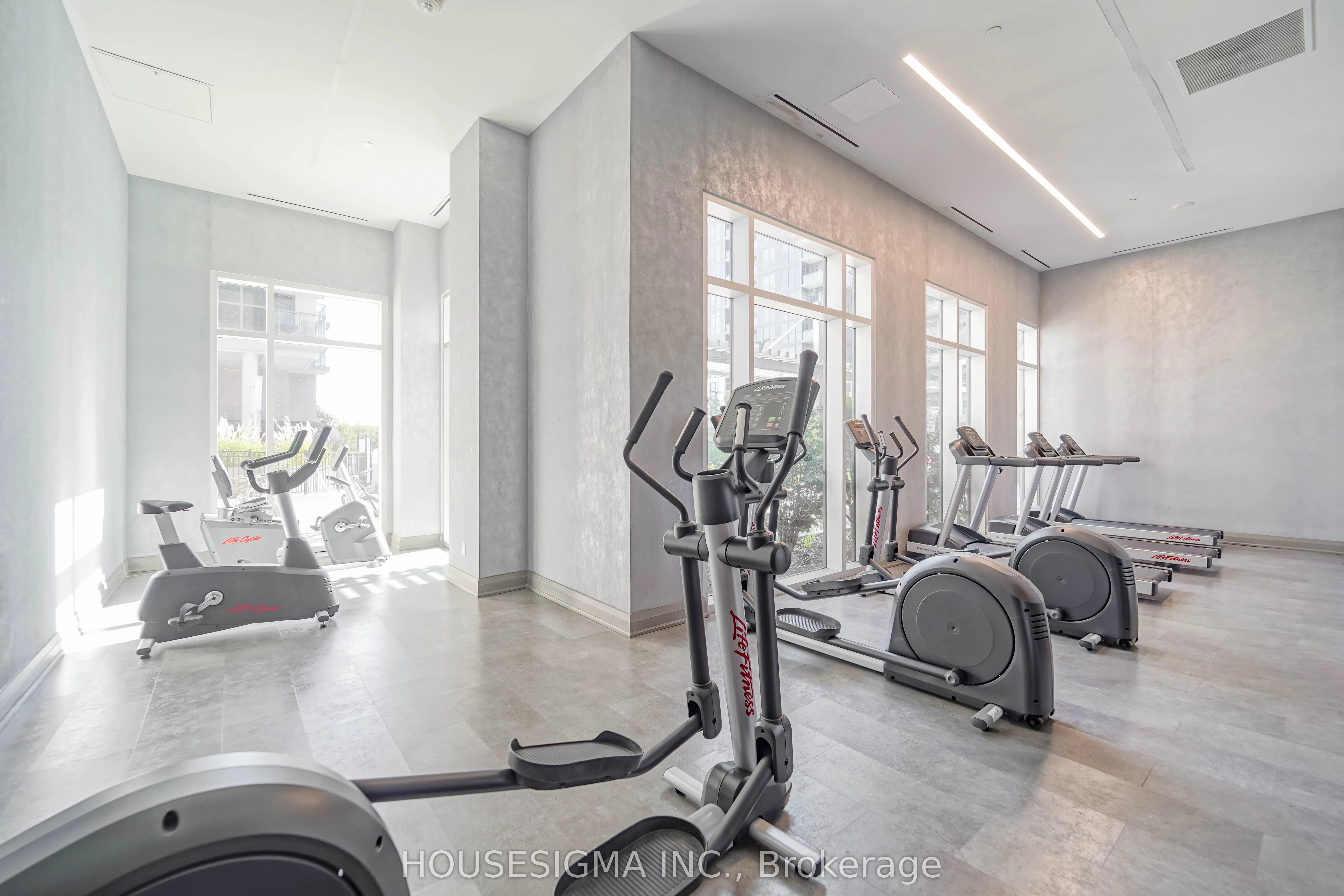 20 Meadowglen Place, #226
