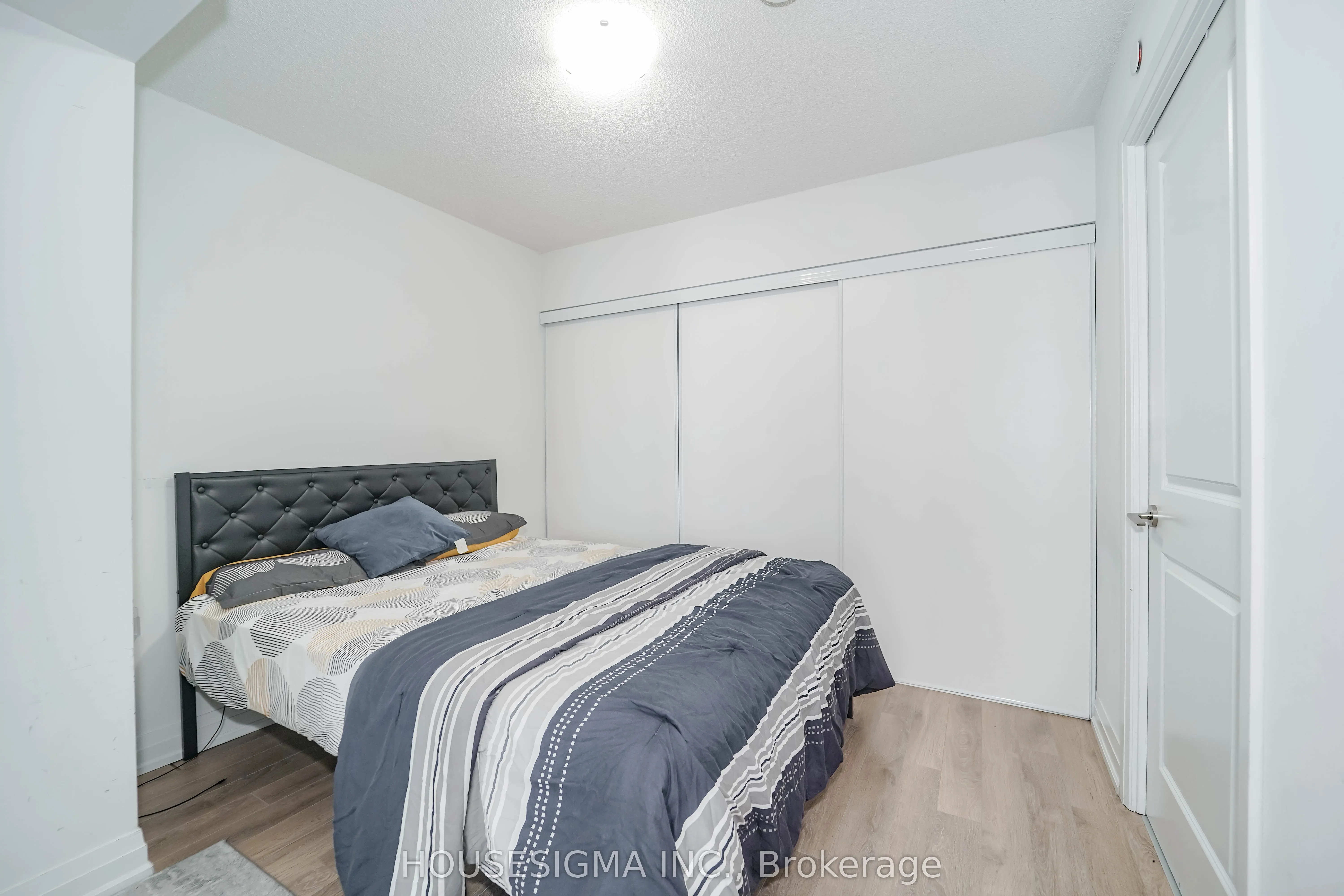 20 Meadowglen Place, #226
