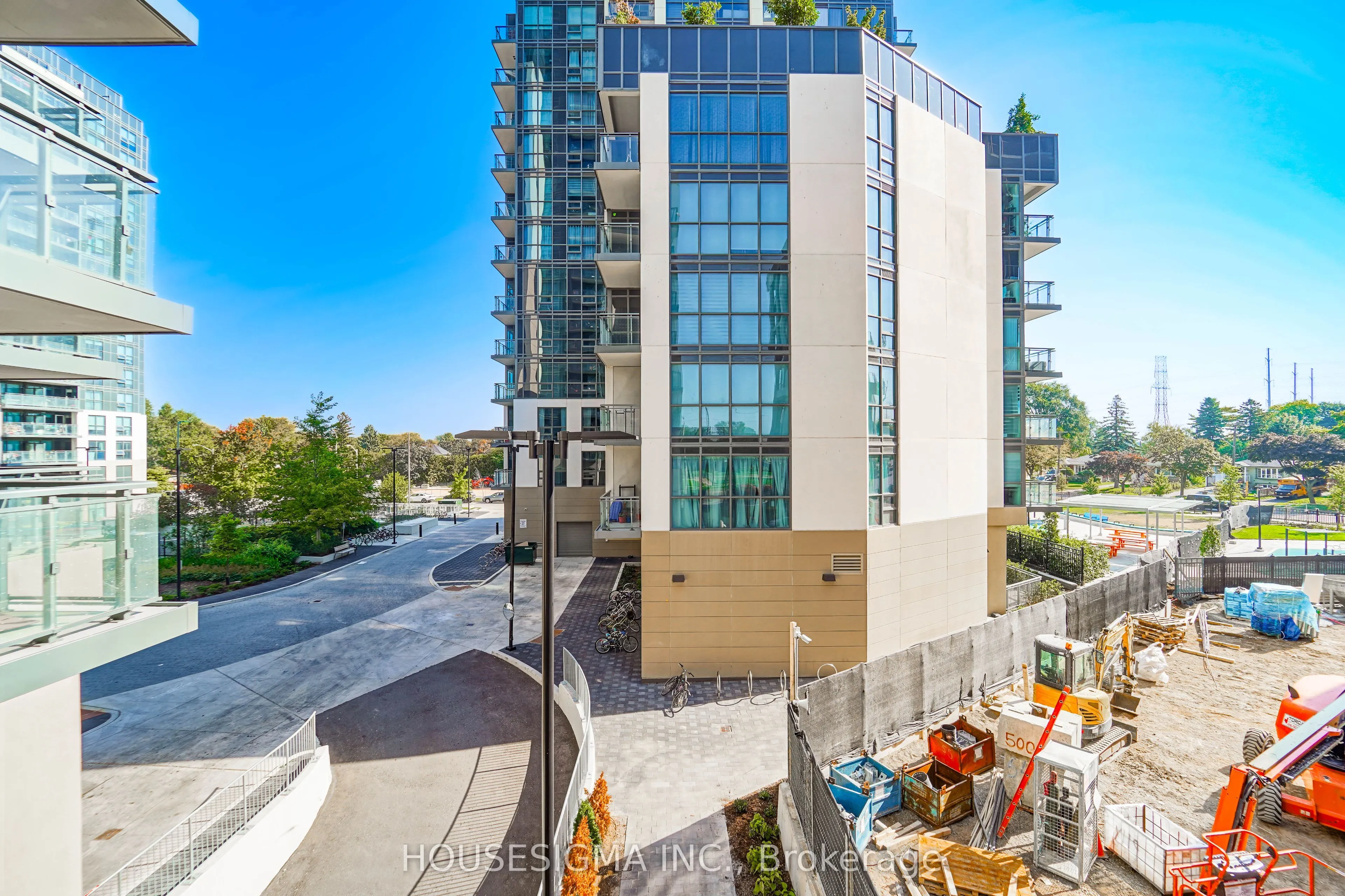 20 Meadowglen Place, #226