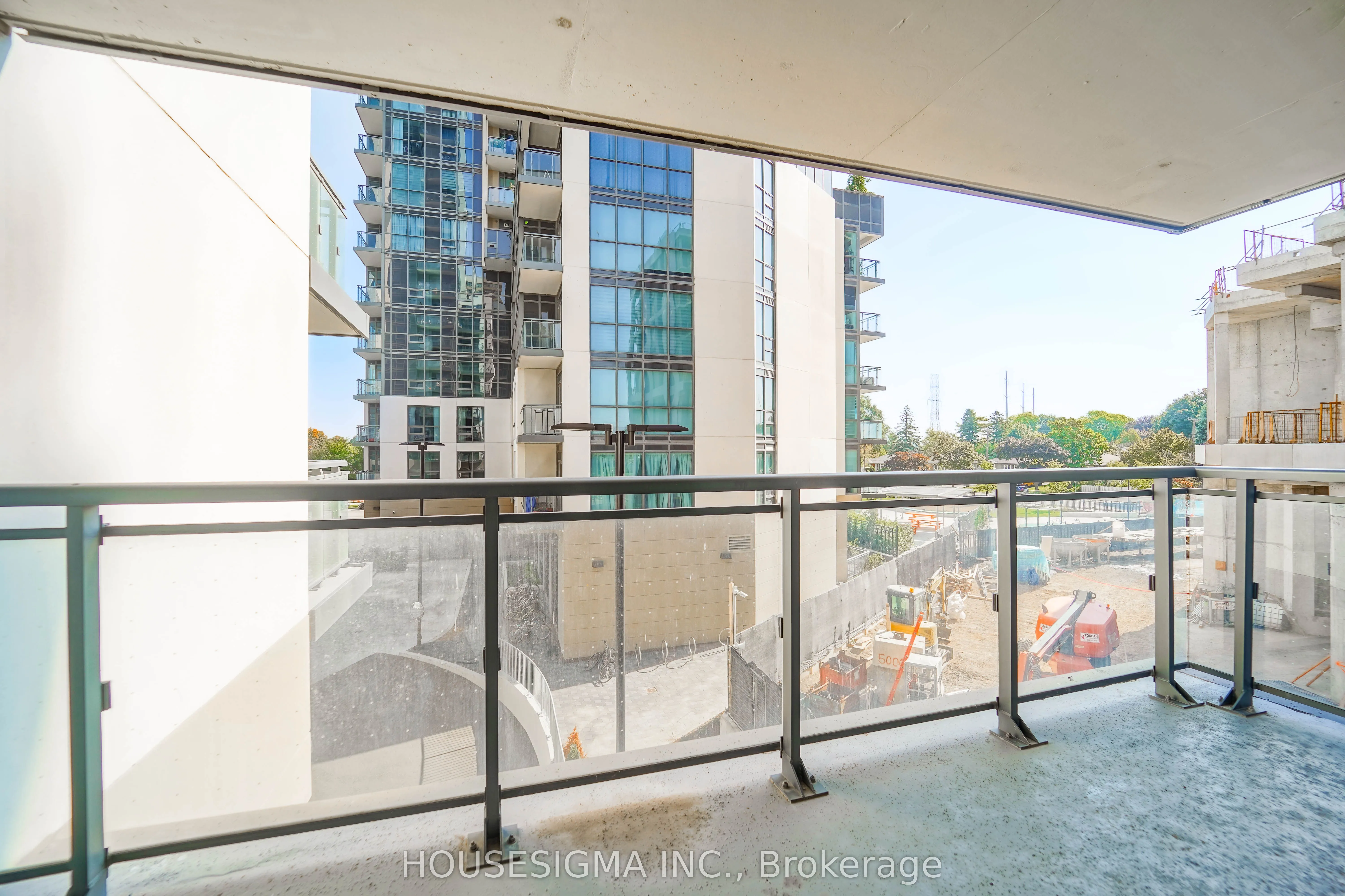 20 Meadowglen Place, #226