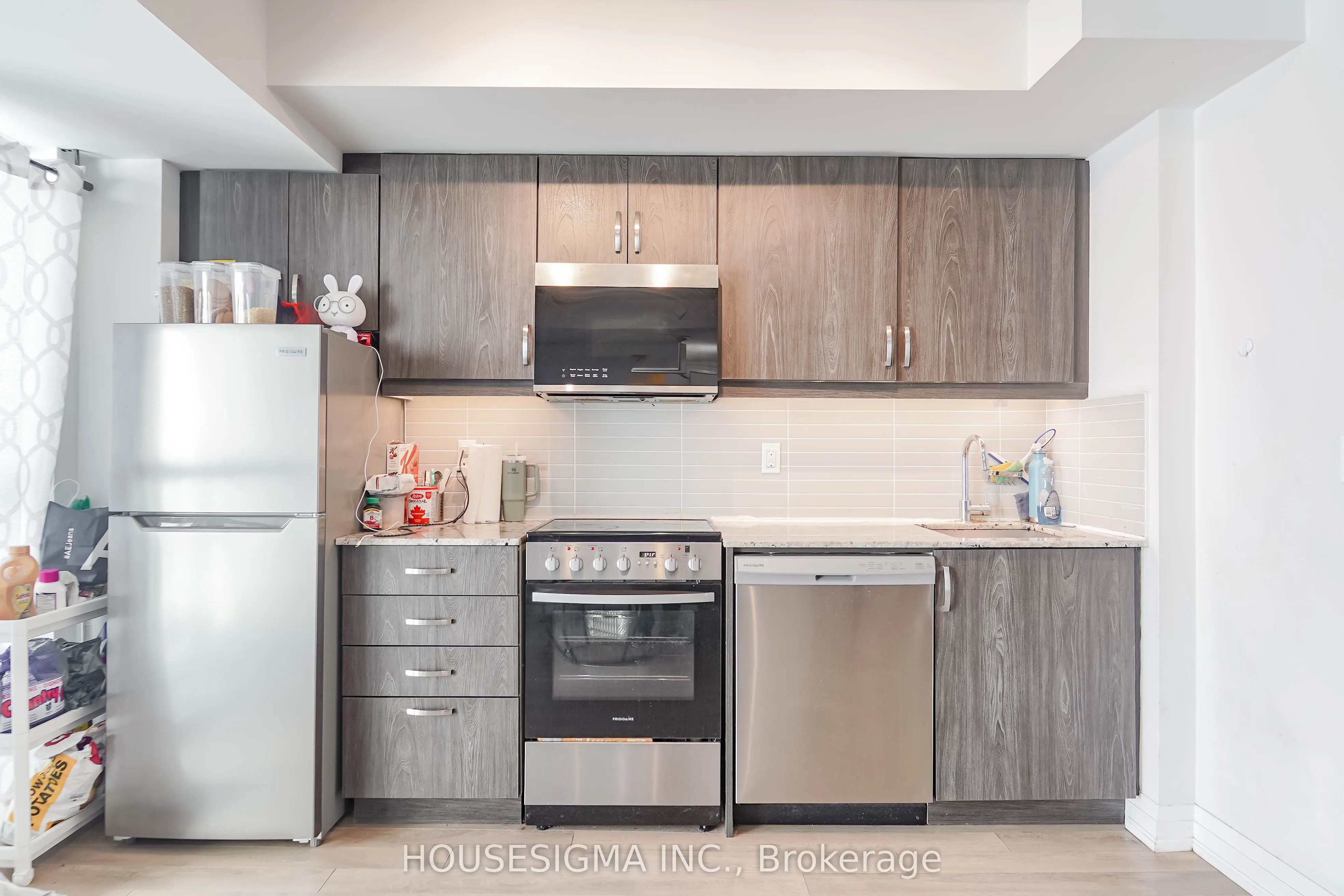 20 Meadowglen Place, #226
