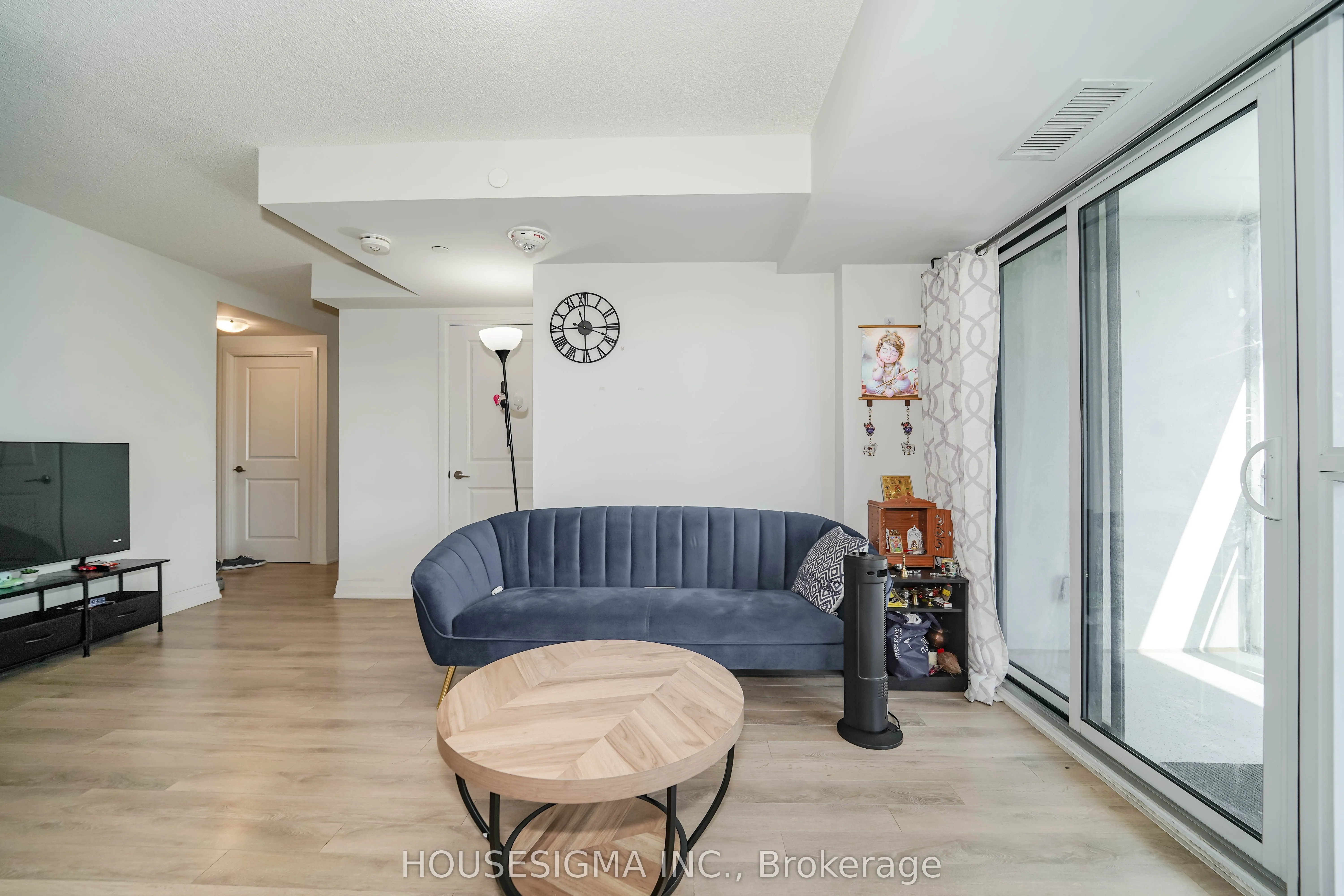 20 Meadowglen Place, #226