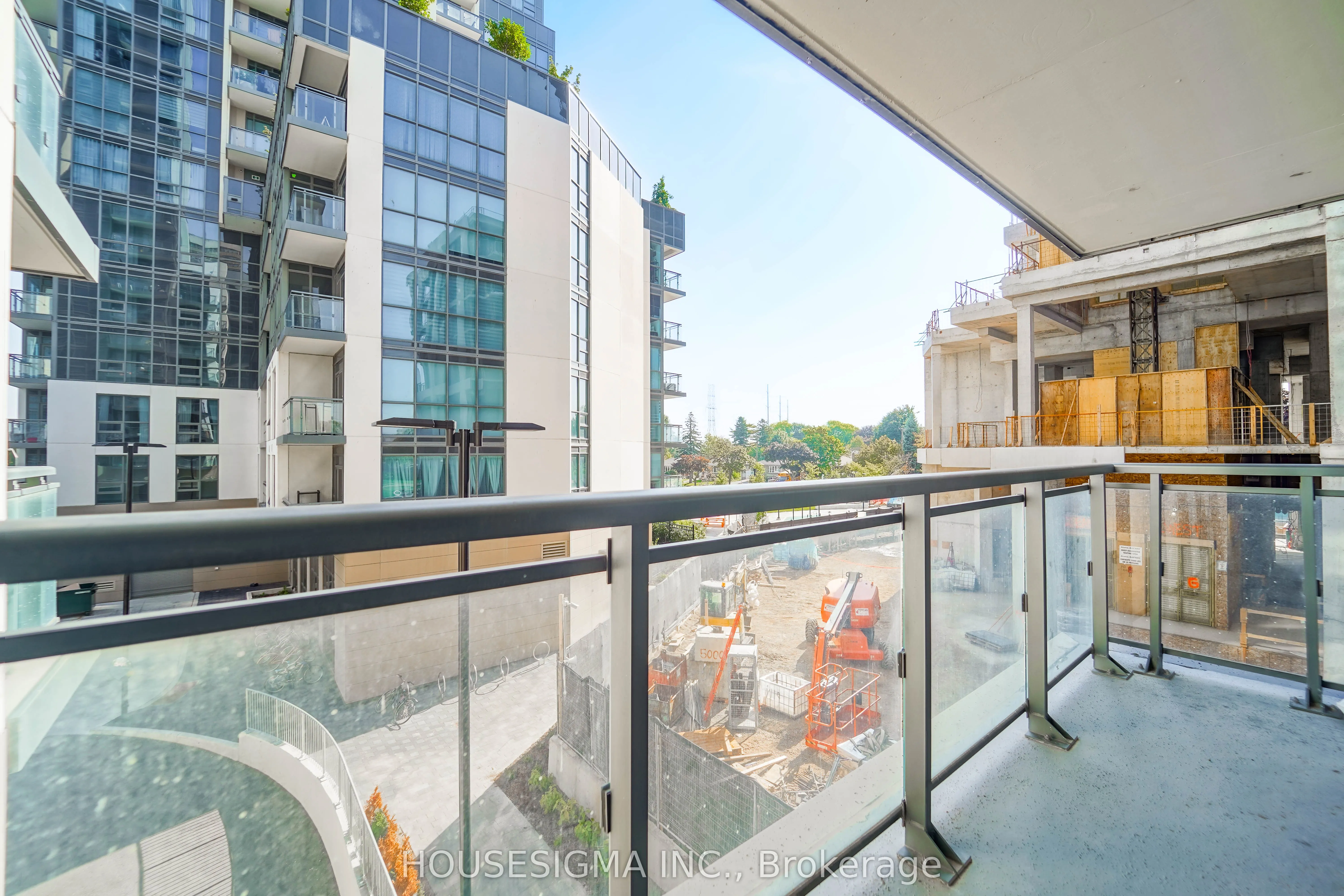 20 Meadowglen Place, #226