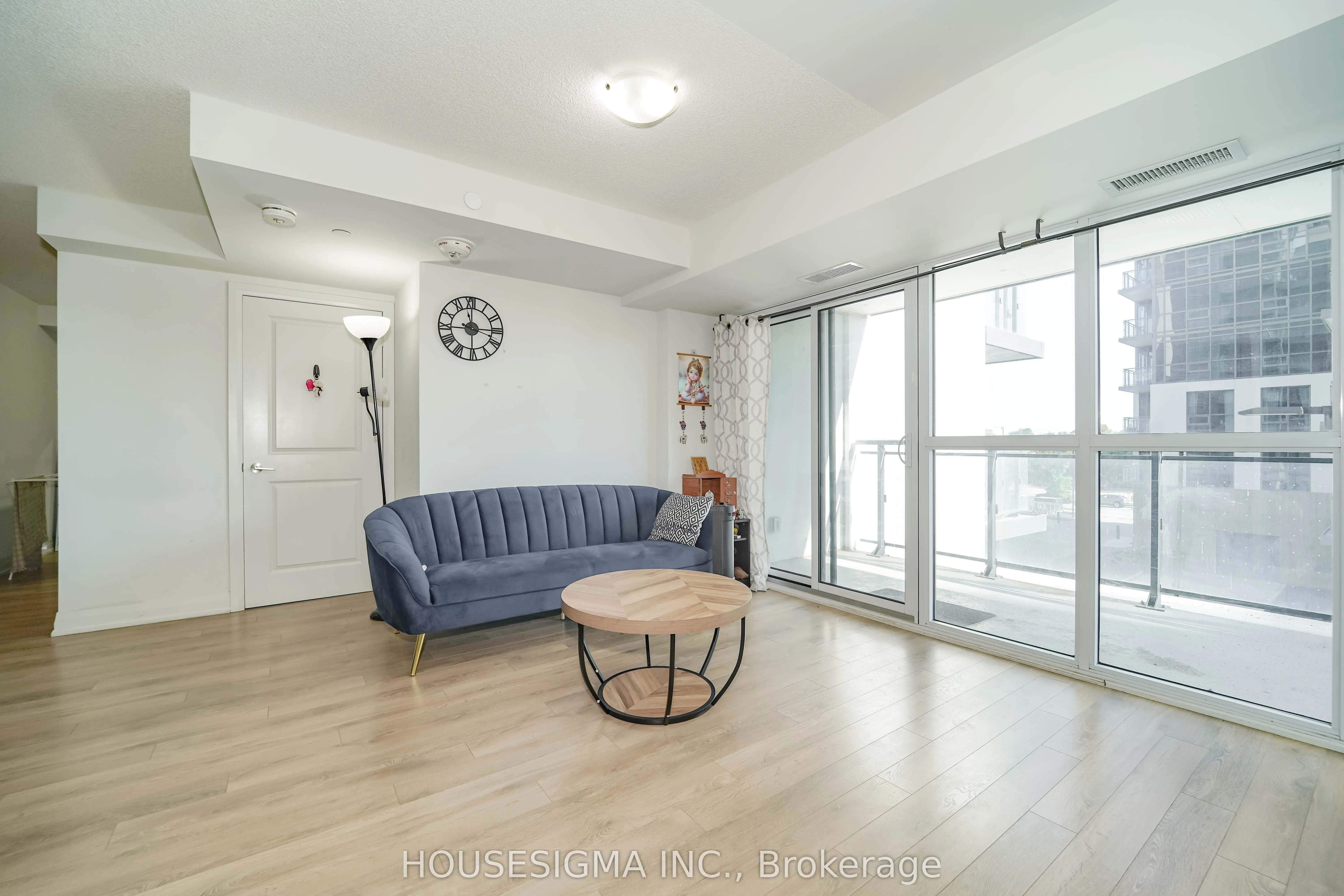 20 Meadowglen Place, #226