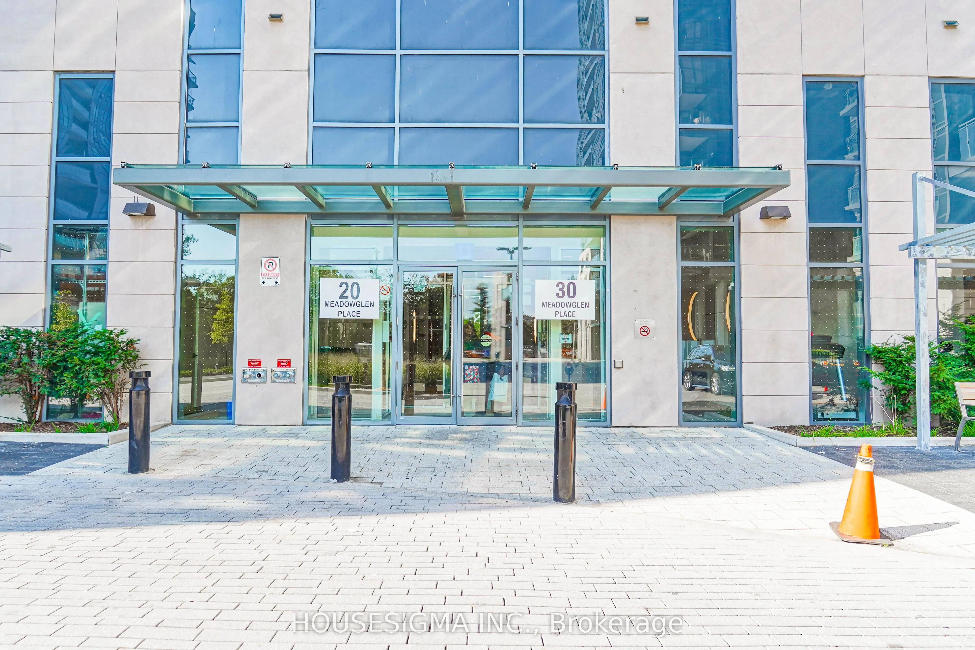 20 Meadowglen Place, #226