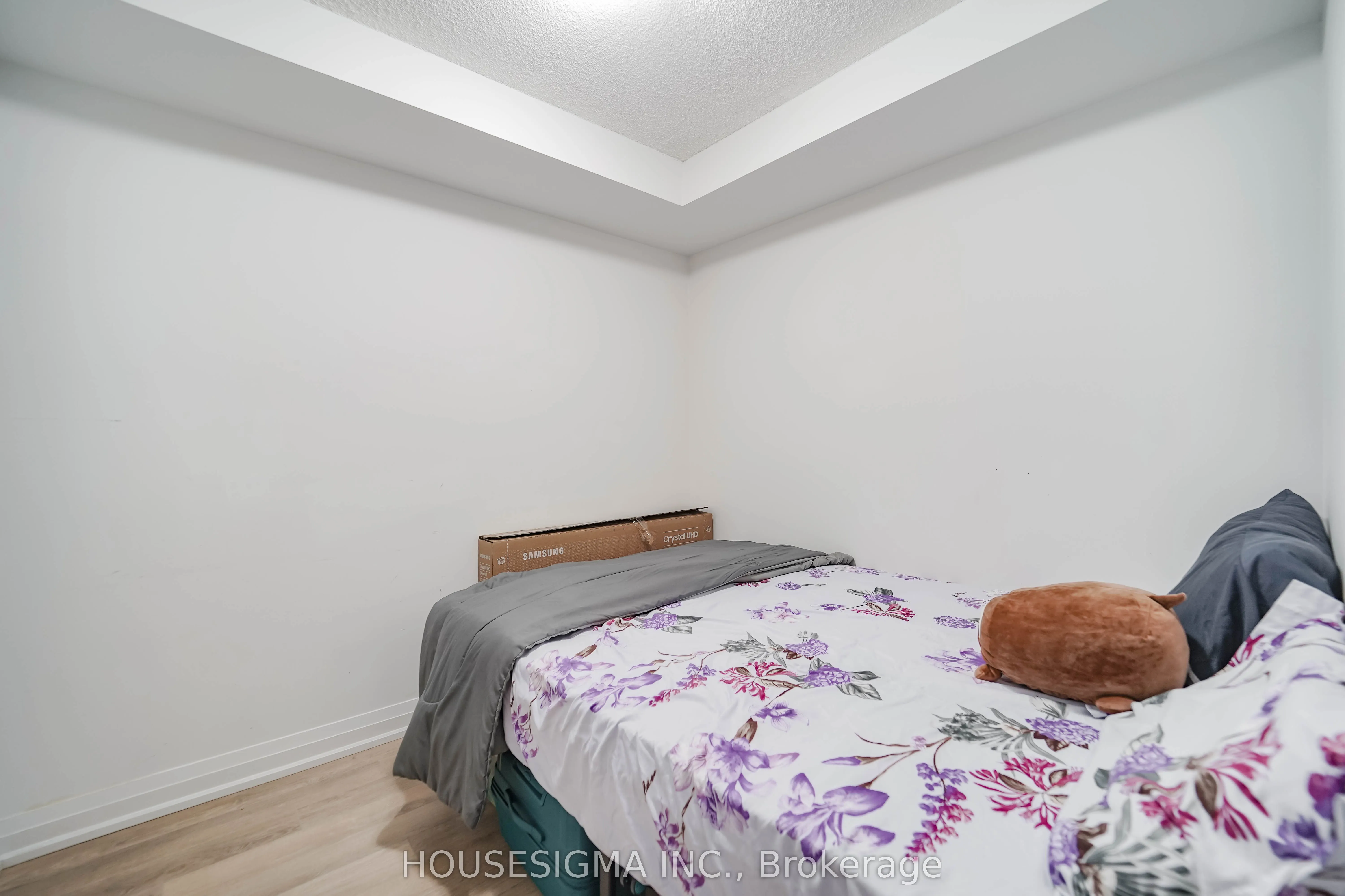 20 Meadowglen Place, #226